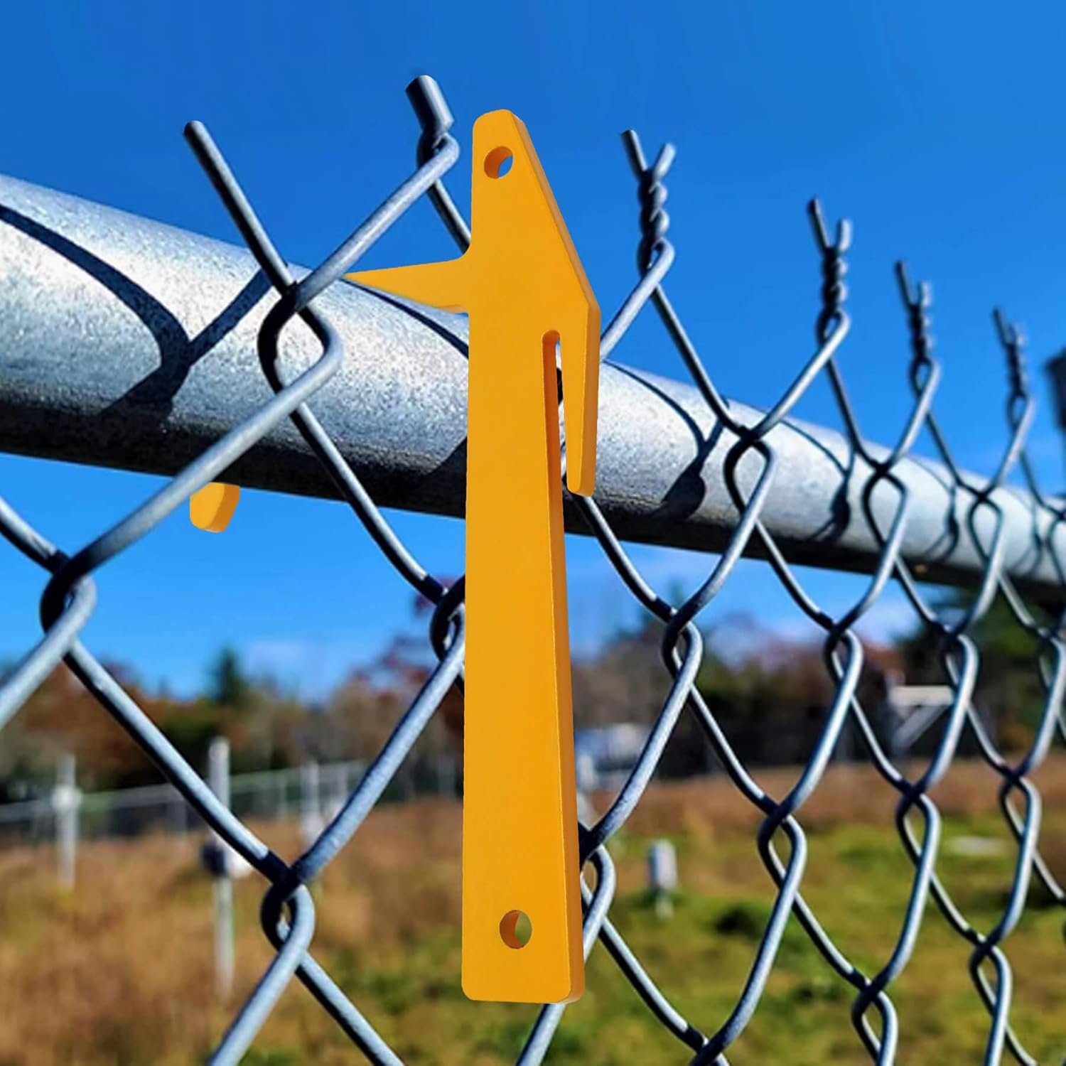 Bueyfolt 10 Packs Chain Link Fence Banana Clips, Hook Loop Mesh Tools, Metal Fence Stretcher Tensioning, Fence Top Rail Clamp Hanging for Fixed Chain Link