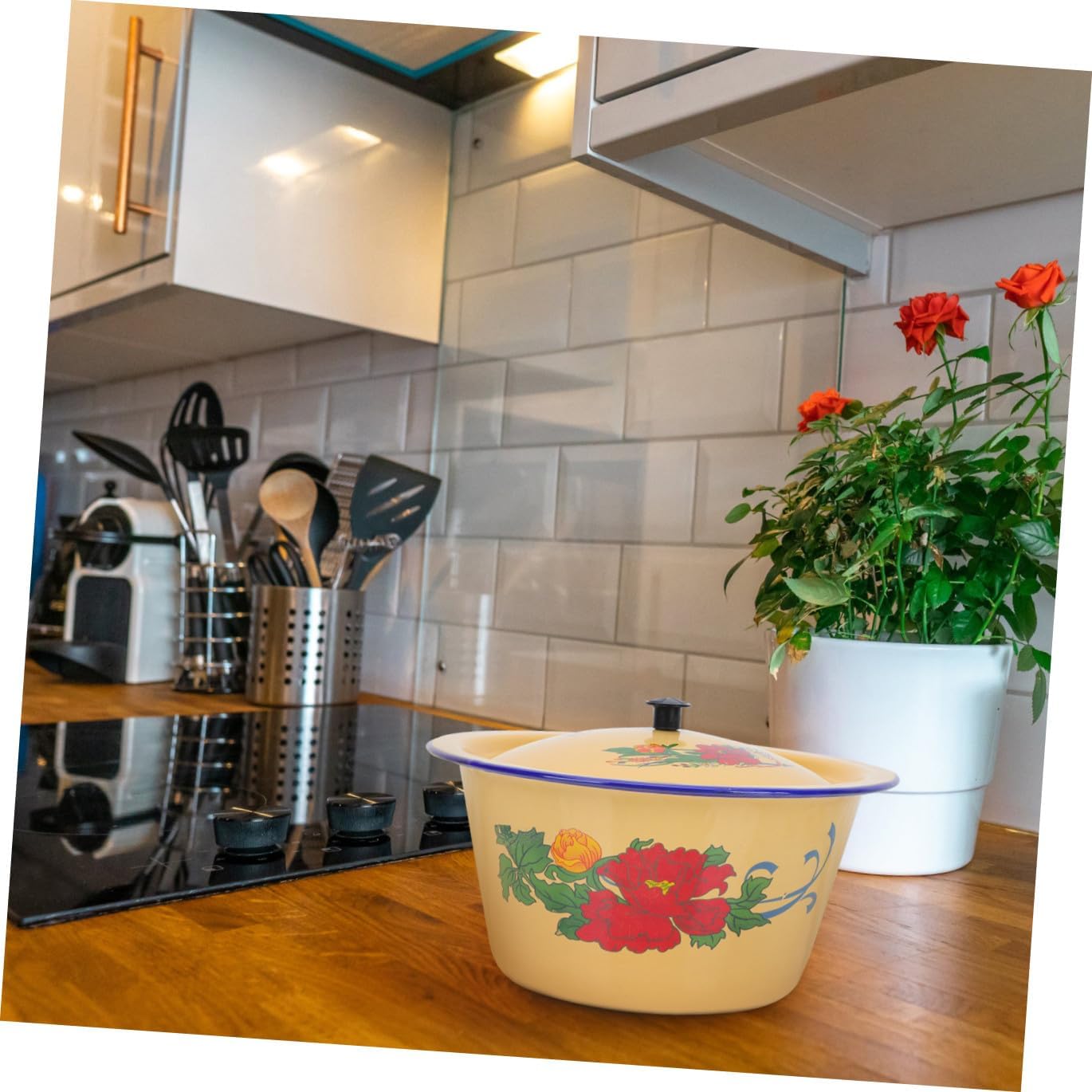 Vintage Enamel Bowl with Lid 1.4l Retro Enameled Mixing Bowl Floral Pattern Covered Food Pot for Home Kitchen Serving