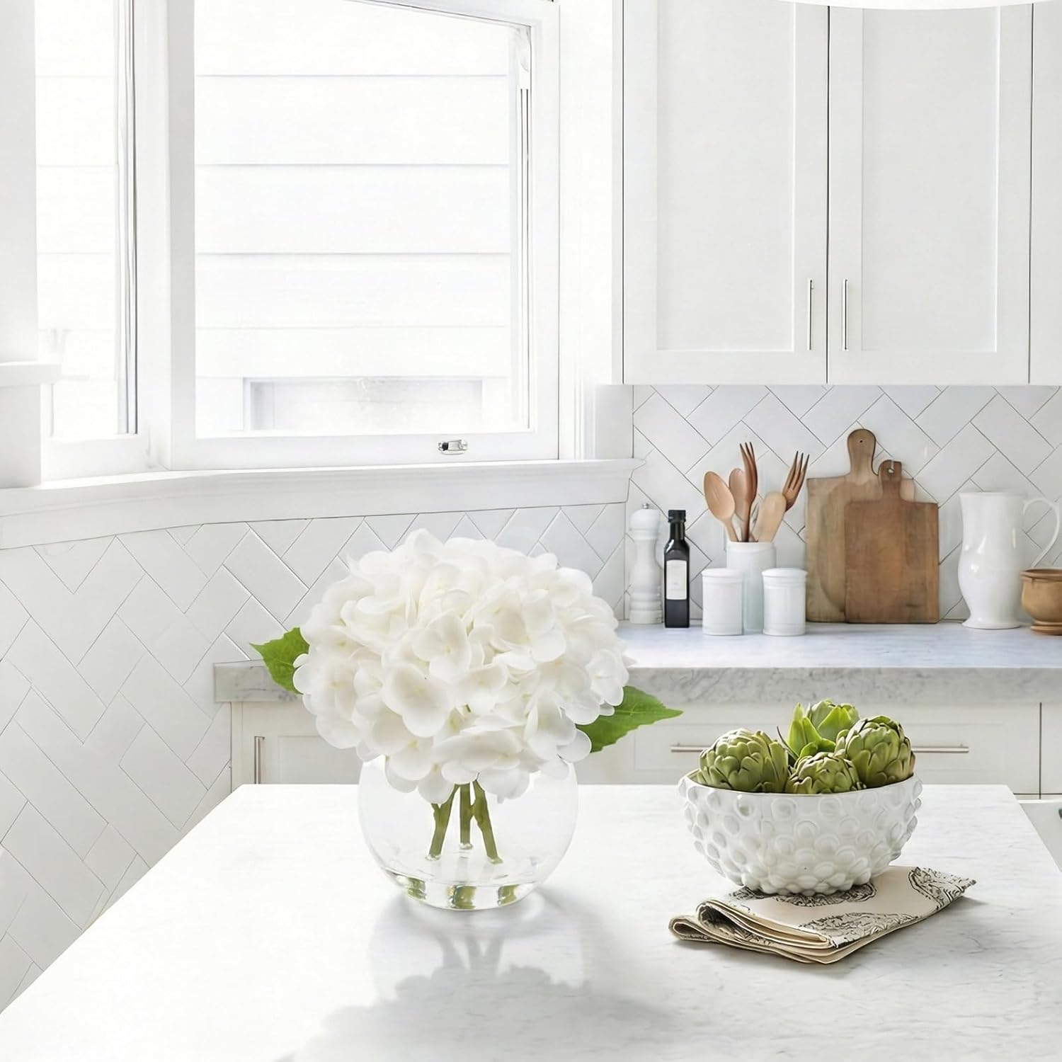 Real Touch Hydrangea Artificial Flowers with Vase, White Hydrangea Fake Flowers Arrangements in Glass Vase with Faux Water for Tables Centerpieces Shelf Table Home Decor(White)