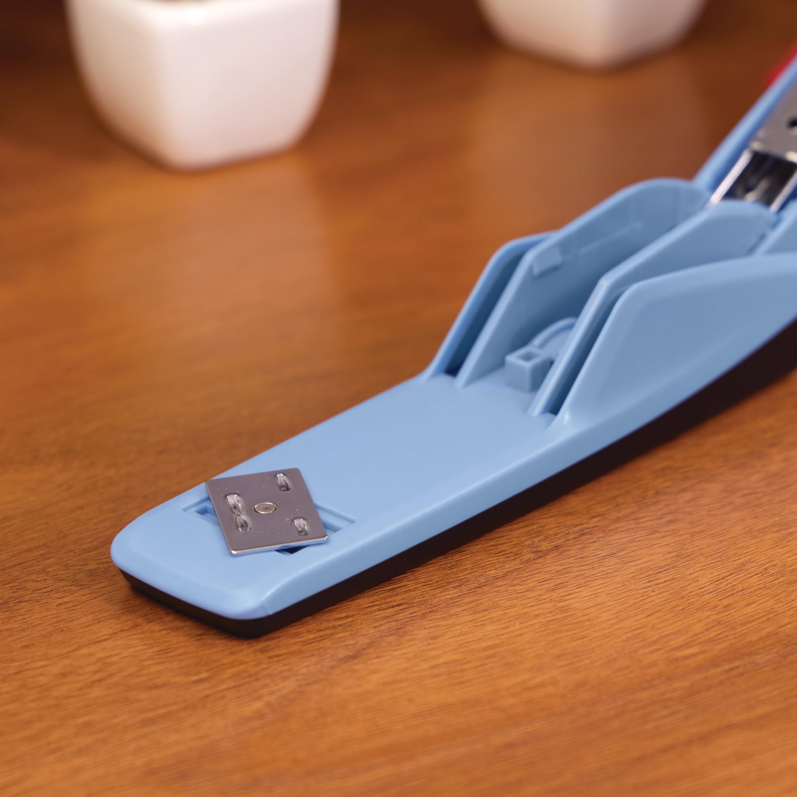 Swingline Heftgerät, 20 Blatt Kapazität, 545 Schreibtischhefter, Electric Blue (S7054511)