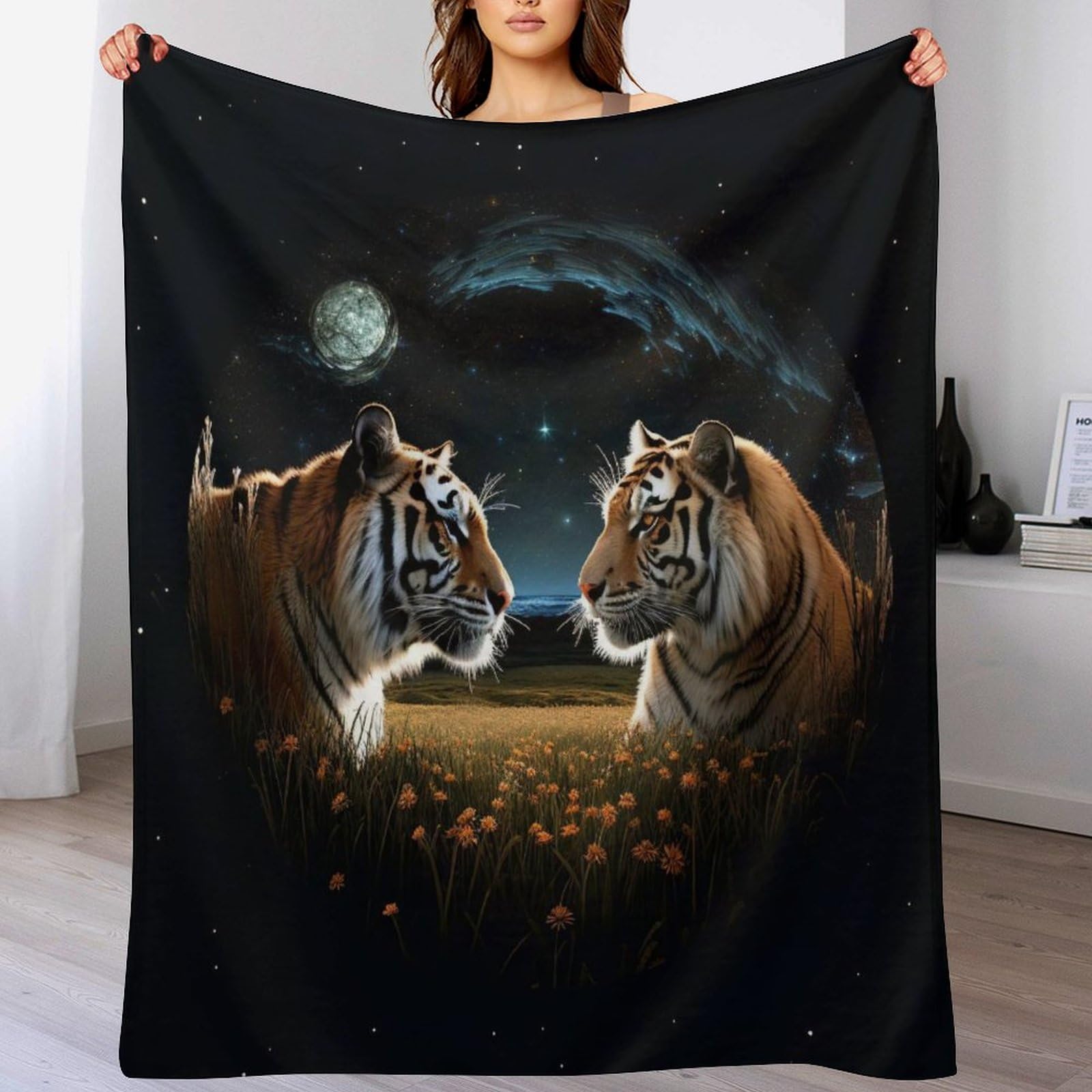 Couverture tigre en flannel contre les frissons sur le canapé ou au lit