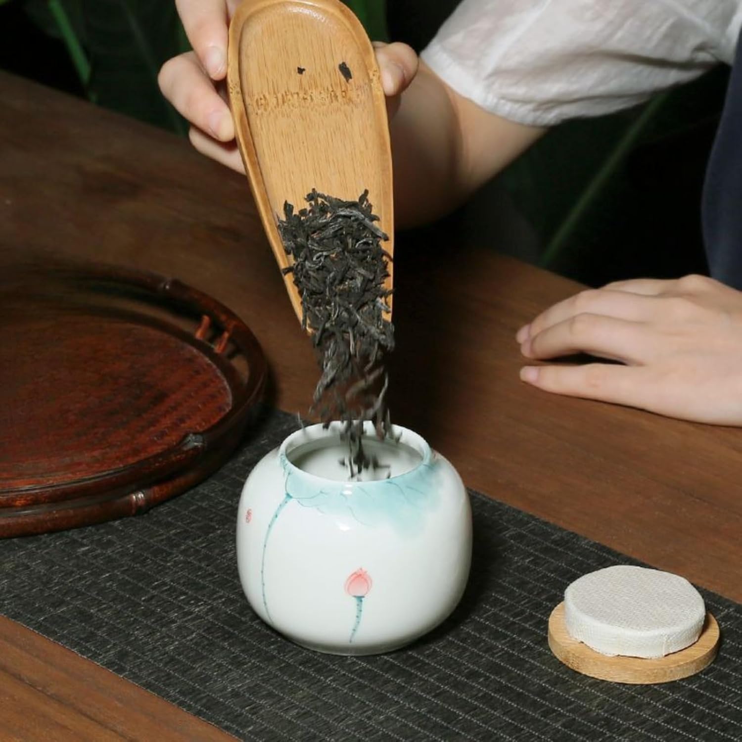 Hand-drawn Lotus Ceramics Tea Caddy, 50ml 1.7oz, Chinese Style Household Tea Storage Sealed Jar