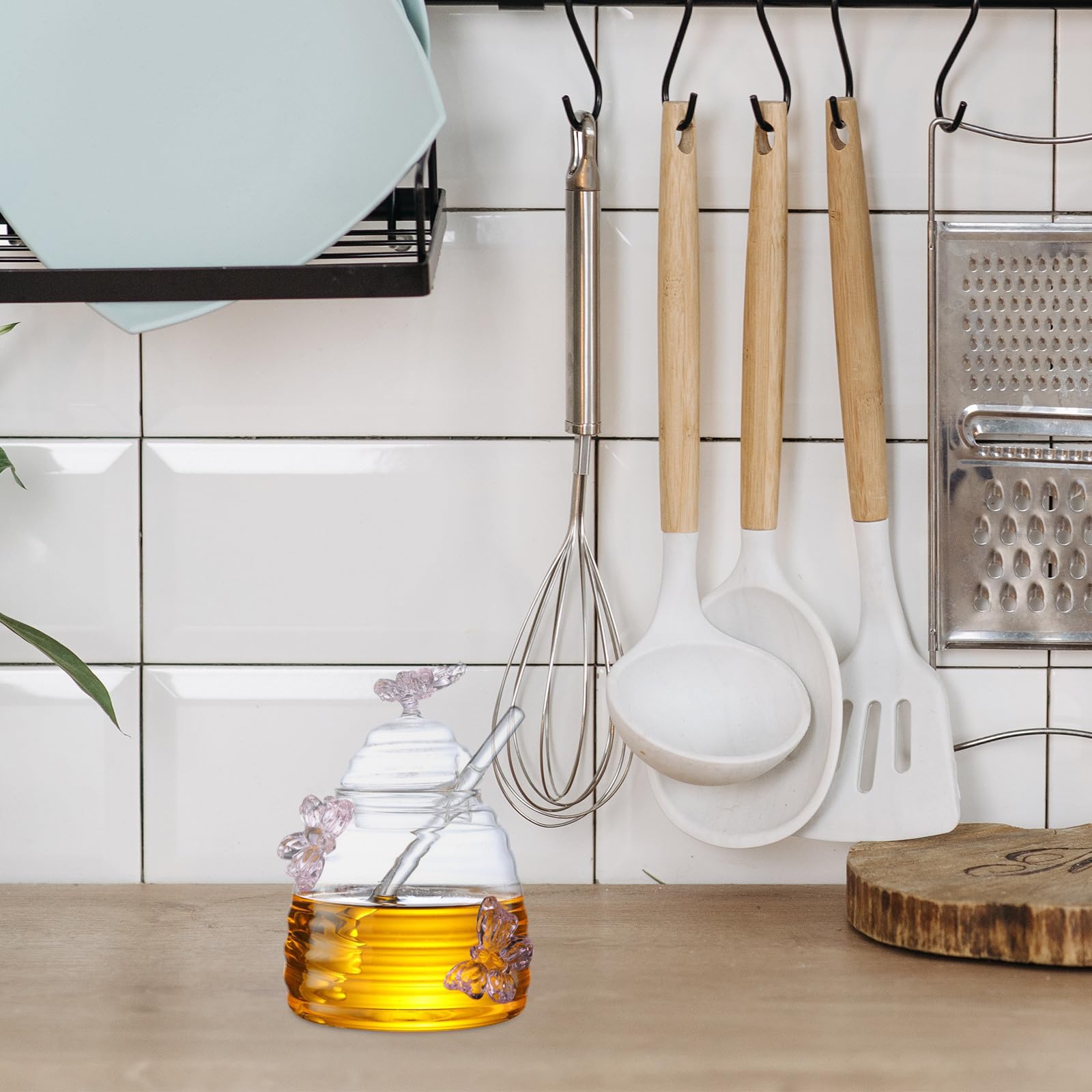 Transparenter Honigbehälter aus Glas mit Deckel und Rührstab Schmetterlingsmotiv für Küche und Dekorative Honiglagerung Wiederverwendbar