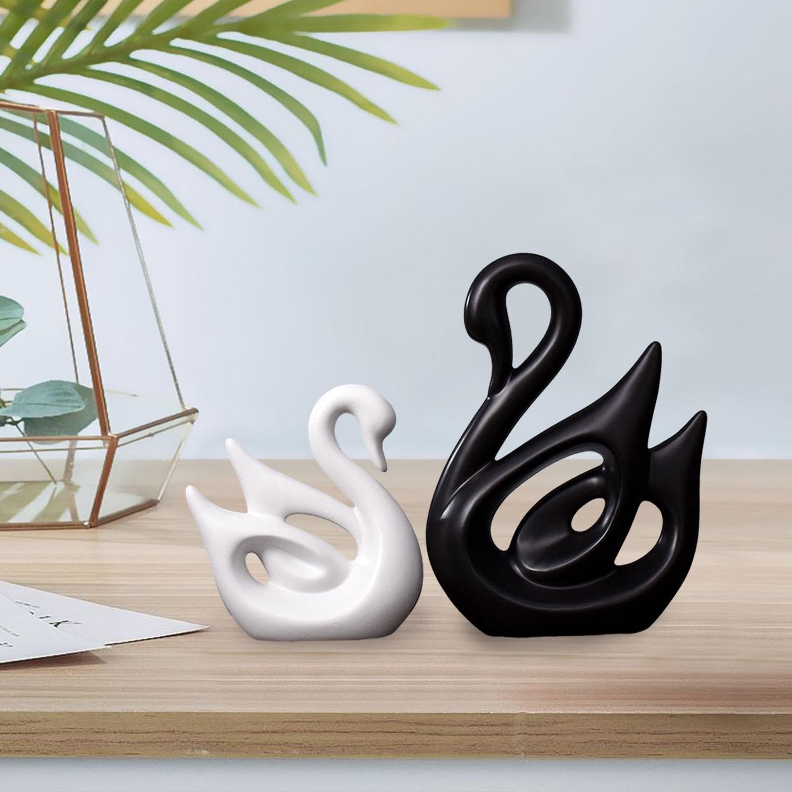 MagiDeal Figurines de Couple de Cygne en Porcelaine, 1 Paire, Sculpture, décoration de Bureau, Figurine d'animal élégante à Collectionner pour la décoration de