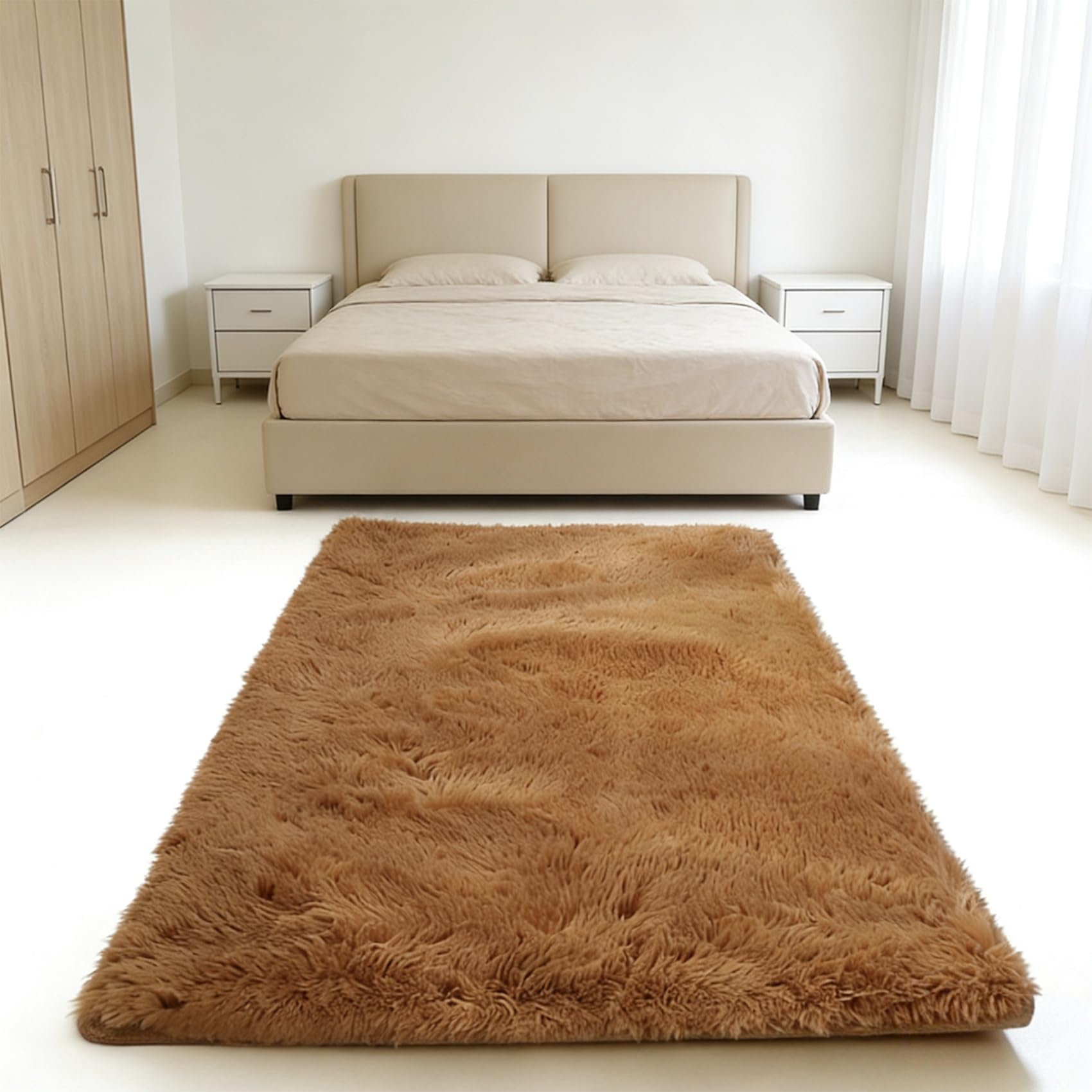 Tapis élégant de salon à poils longs épais et finitions soignées