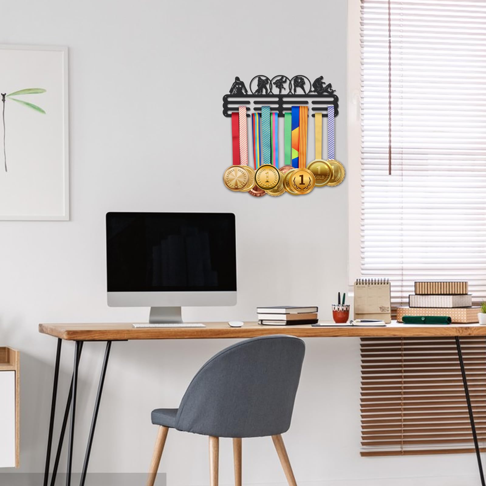 nbeads Medaillen Display Halter Rack, Judo Thema Medaillen Display Wall Mounted Frame Sport Medaille Halter Racks für Wettbewerb Medaille Wand hängende Display, Mount über 50 Medaillen