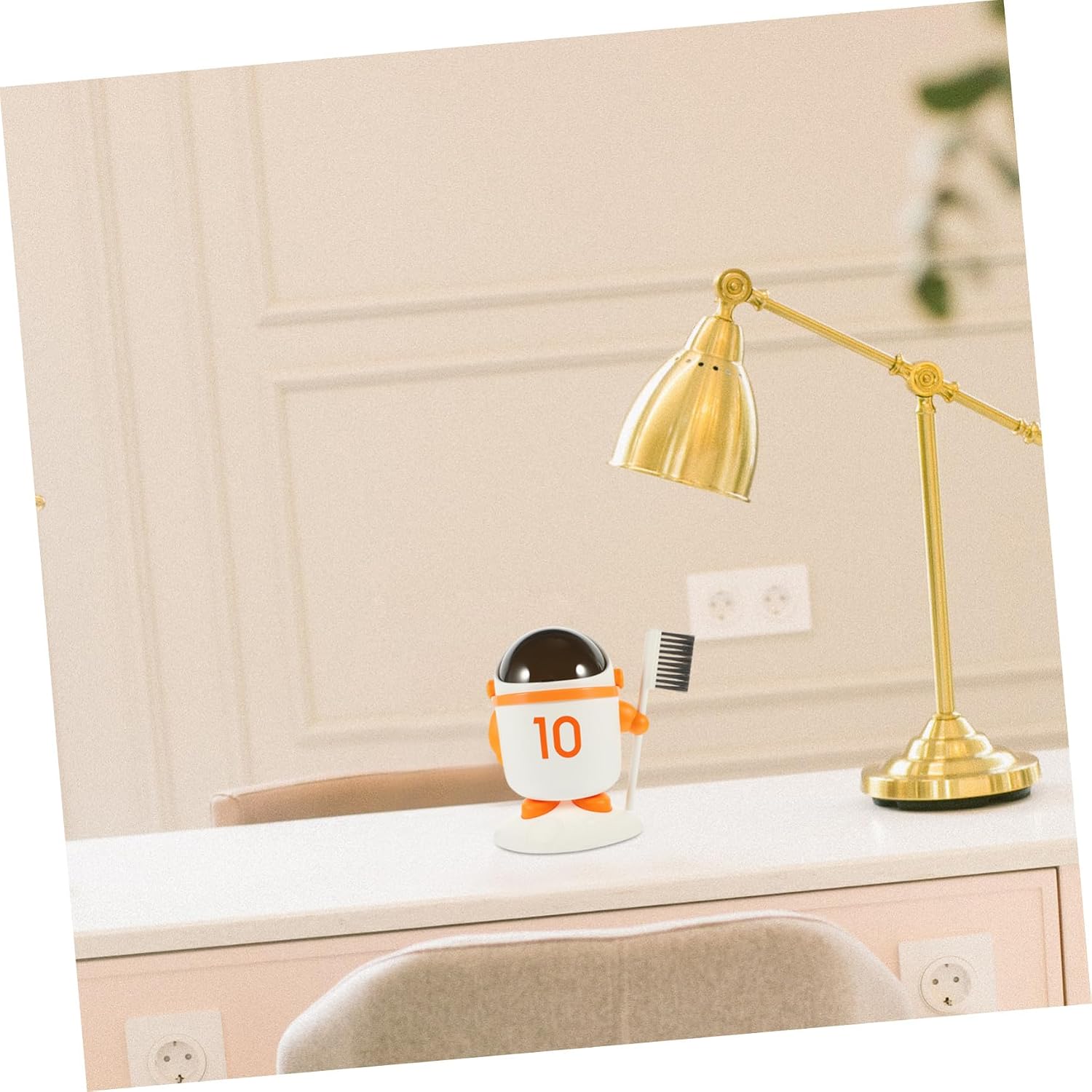 STOBAZA Cute Astronaut Mini Trash Can for Desk with Cover, PP