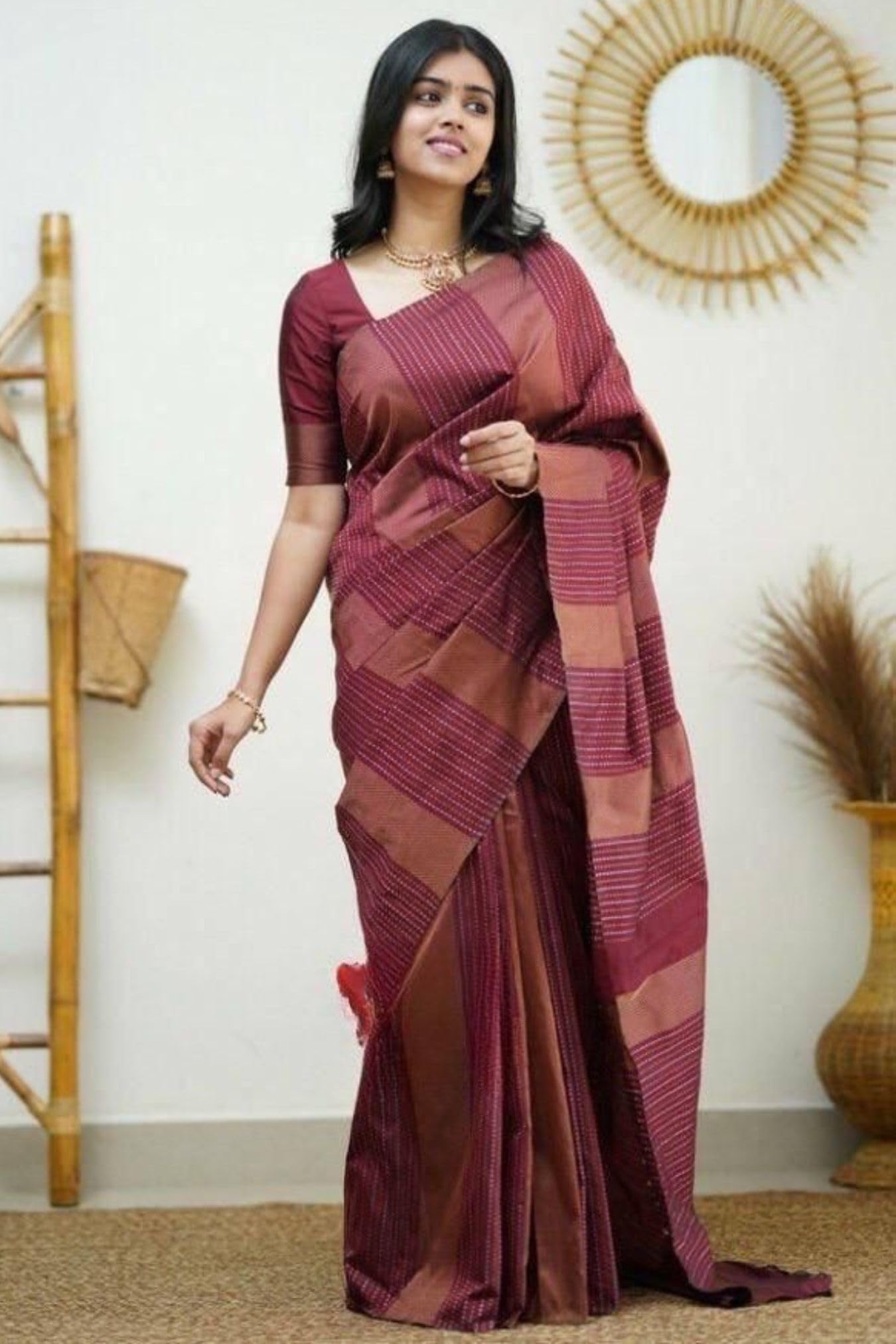 SGF11 Women's Kanjivaram Soft Silk Handloom Saree Golden Zari With Blouse Piece product image 2