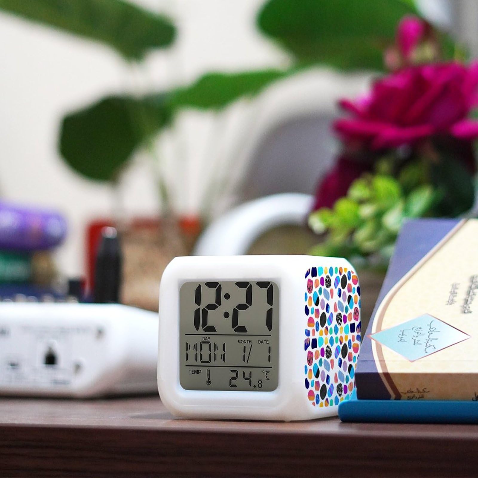 Amazon.co.jp: カラフルな石 デジタル時計おしゃれ置き時計 目覚まし