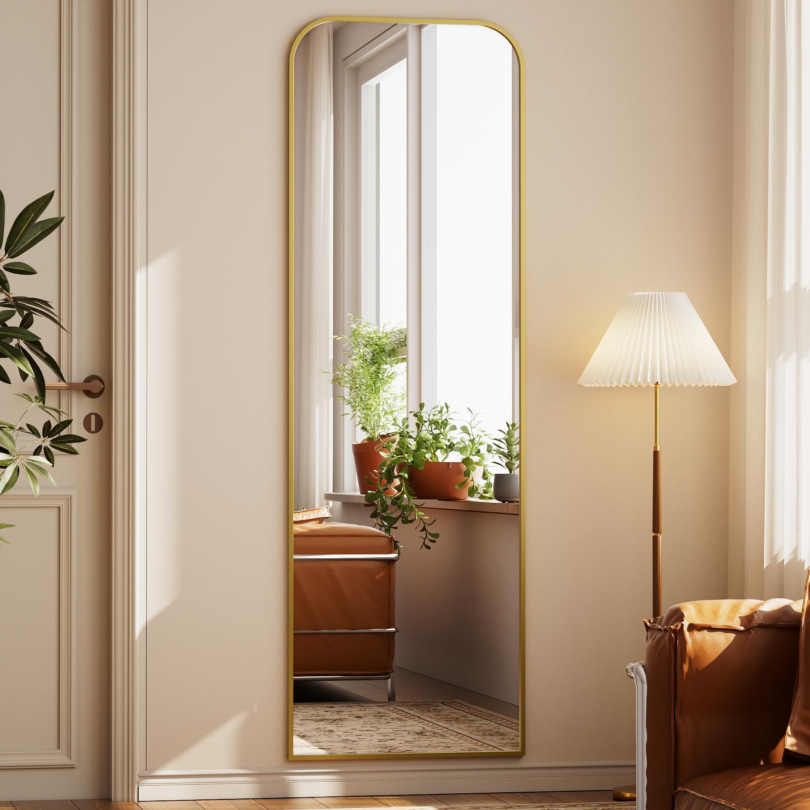 Koonmi Ganzkörperspiegel Bogen 52 x 142 cm Gold, Stabiler Rahmen im Alltag | mit Ständer, zum Anlehnen oder Aufhängen, stabiler Rahmen, Sicherheitsglas für Schlafraum, Ankleide, Wohnzimmer und Flur