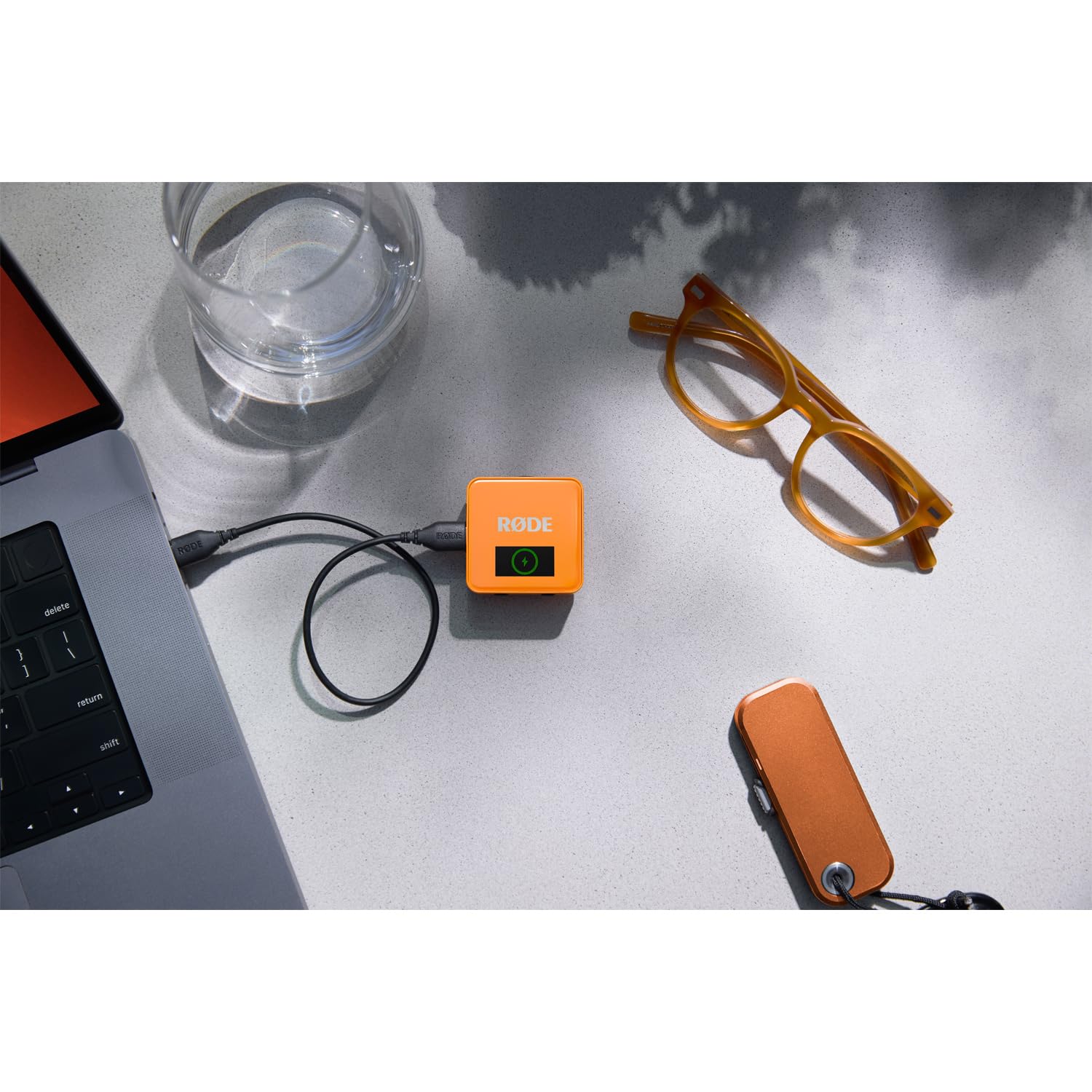 Rode Wireless GO Gen 3 bezprzewodowy 2-kanałowy system radiowy mikrofonu pomarańczowy z interview GO adapter ręczny, pomarańczowy i keepdrum, futrzana ochrona przed wiatrem