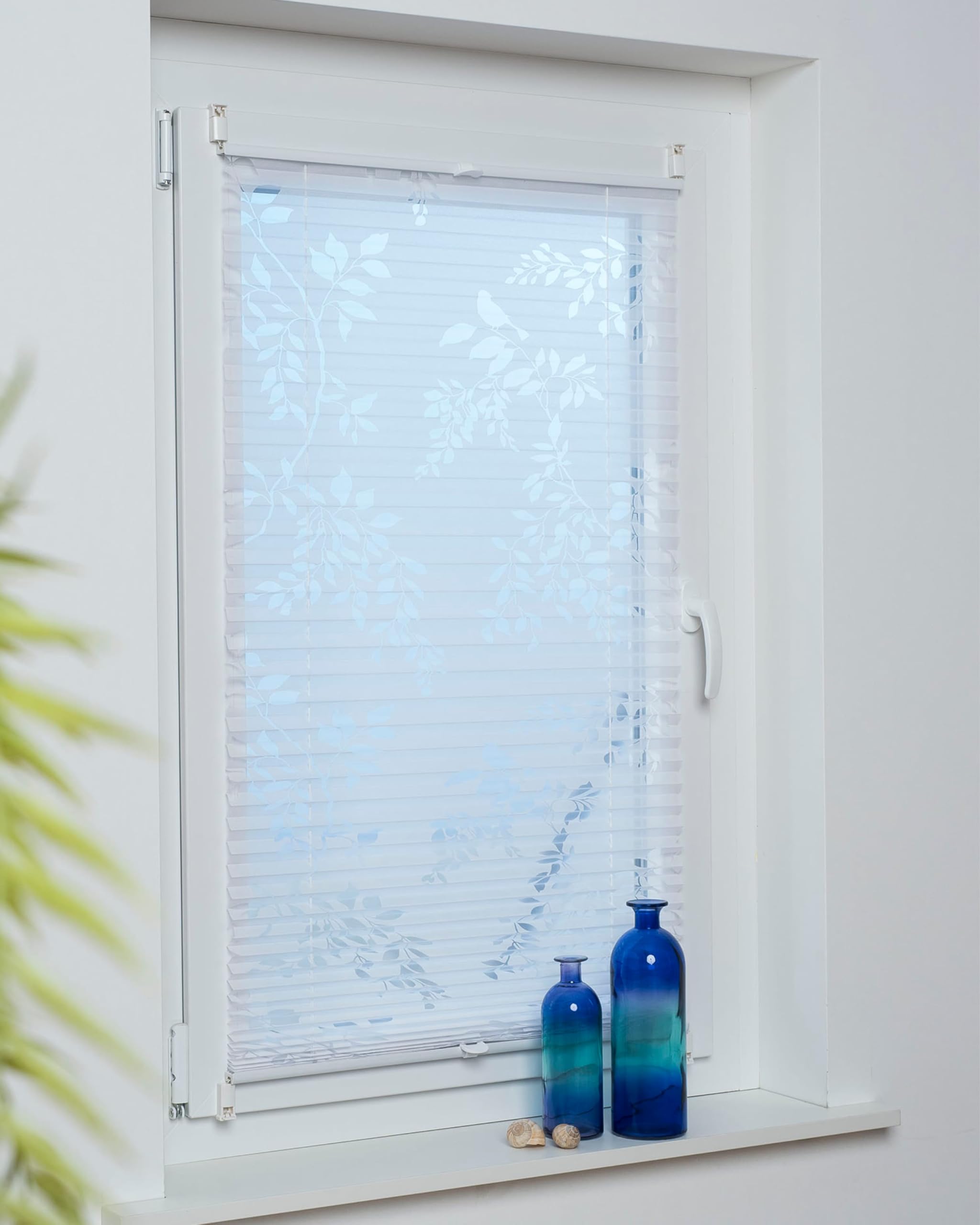 by Garesa Fenster Klemmfix Plissee ohne Bohren 90 x 130 cm Burnout Blätterranke, Weiß - Lichtdurchlässiger Fenster Sichtschutz und Fenster Deko, Faltrollo