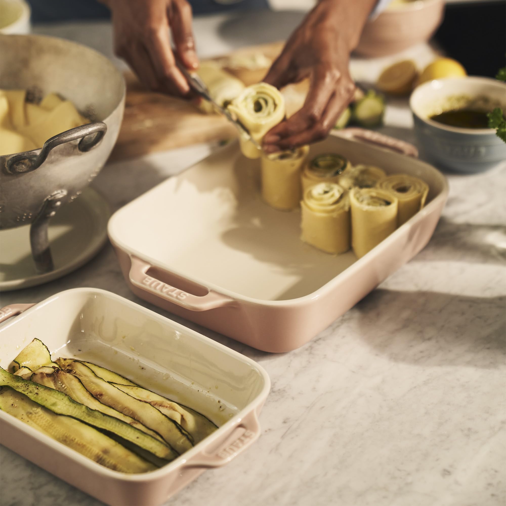 STAUB 1029453 kamionkowe zapiekanki ceramiczne 2-częściowy zestaw prostokątnych naczyń do pieczenia - makaron pastelowy różowy