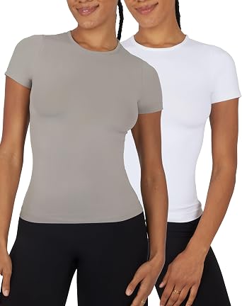 تي شيرت Yogalicious Basic بأكمام قصيرة، عبوة من قطعتين، قميص رياضي ناعم بقصّة Slim Fit للنساء