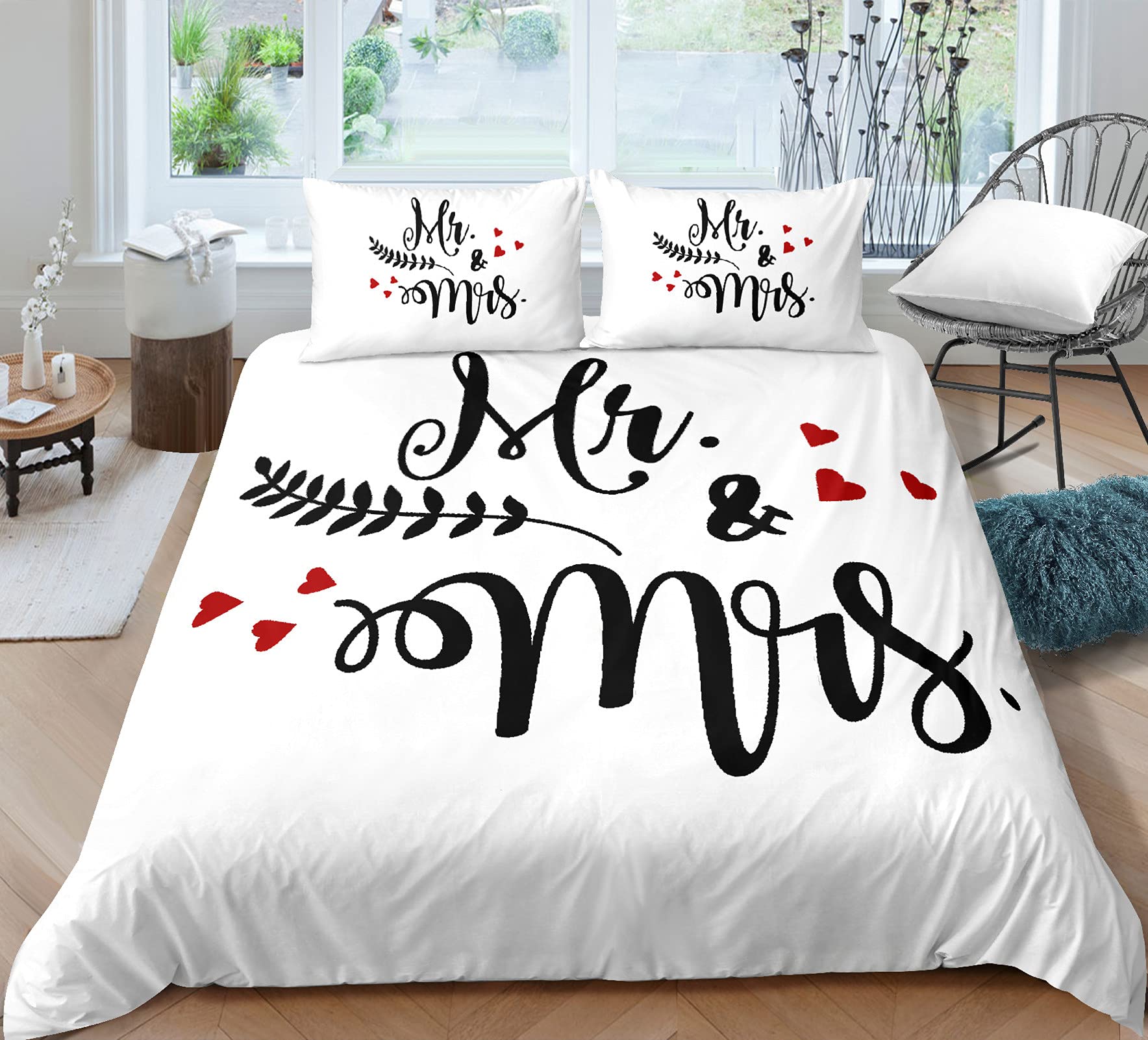 Sticker Superb. Black White Mr & Mrs Bedding Set 1/2 Person Romantic Letters Couple Duvet Cover Set With Zipper Mustache Red Lips Printed Polyester Bedspreads And Pillowcase (Style 1, Double 3Pcs)