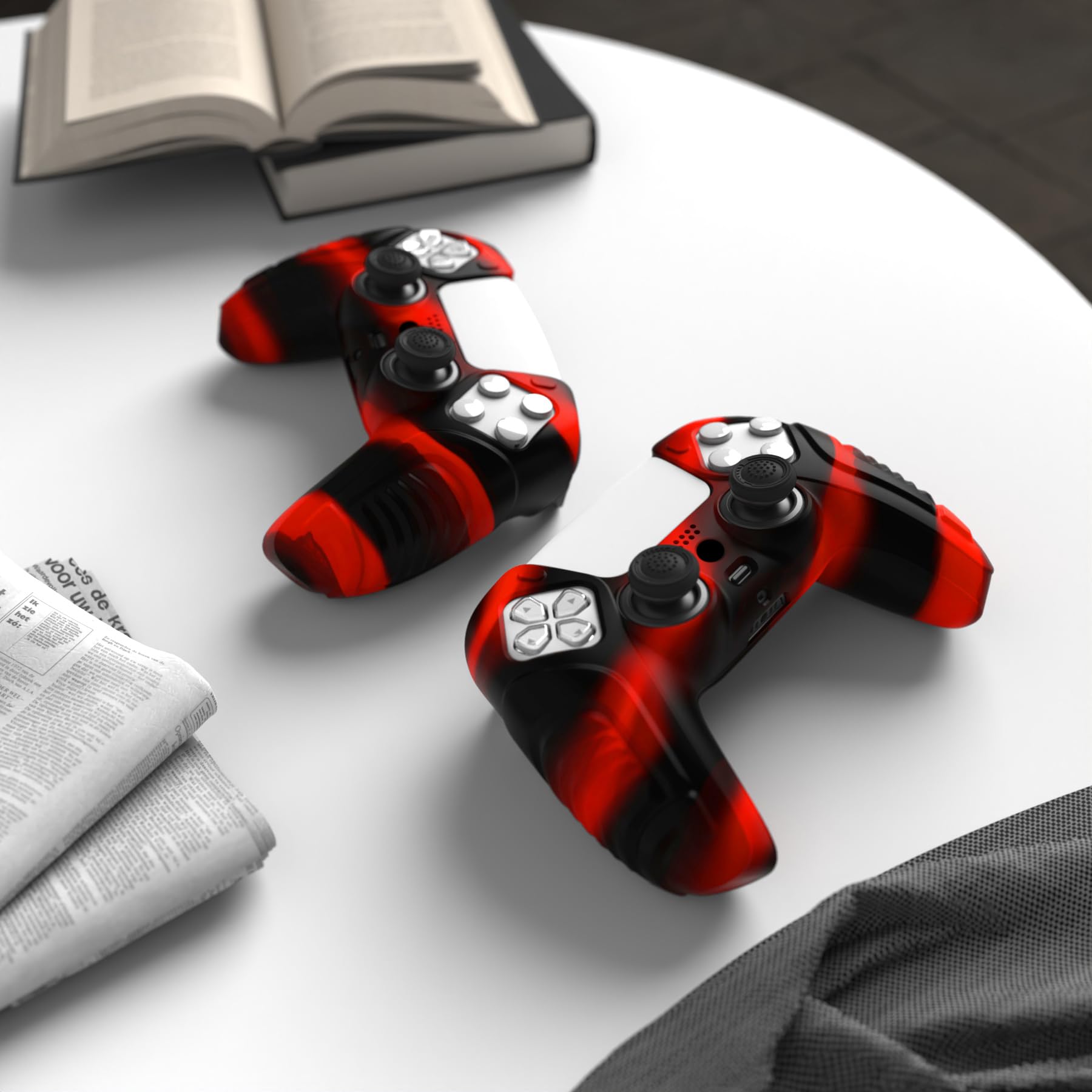 PlayVital Funda de Silicona para ps5 Mando - Carcasa Antideslizante Ergonómica con 2 Tapas para Joysticks, Protector Suave y Resistente - Edición Guerrero Raging (Rojo Negro)