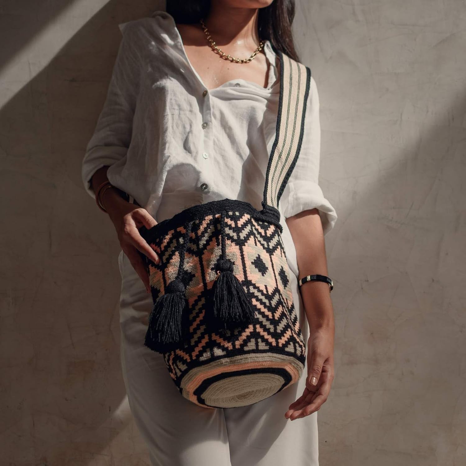 Traditional WAYUU Bag, Original Crochet Crossbody, Handmade Colombian Bucket Bag, Ethical Purse, Artisanmade Mochila.