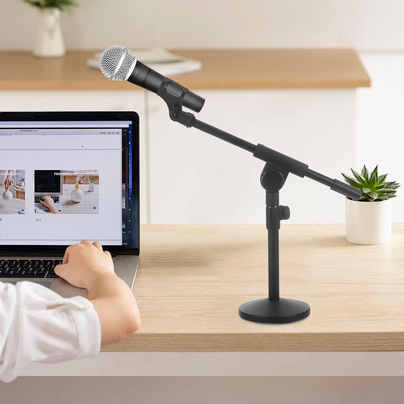 Toyvian Supporto Microfono con Base Rotonda Pesata in Ferro da Tavolo e Braccio Regolabile per Maggiore Stabilità per Podcast e Streaming