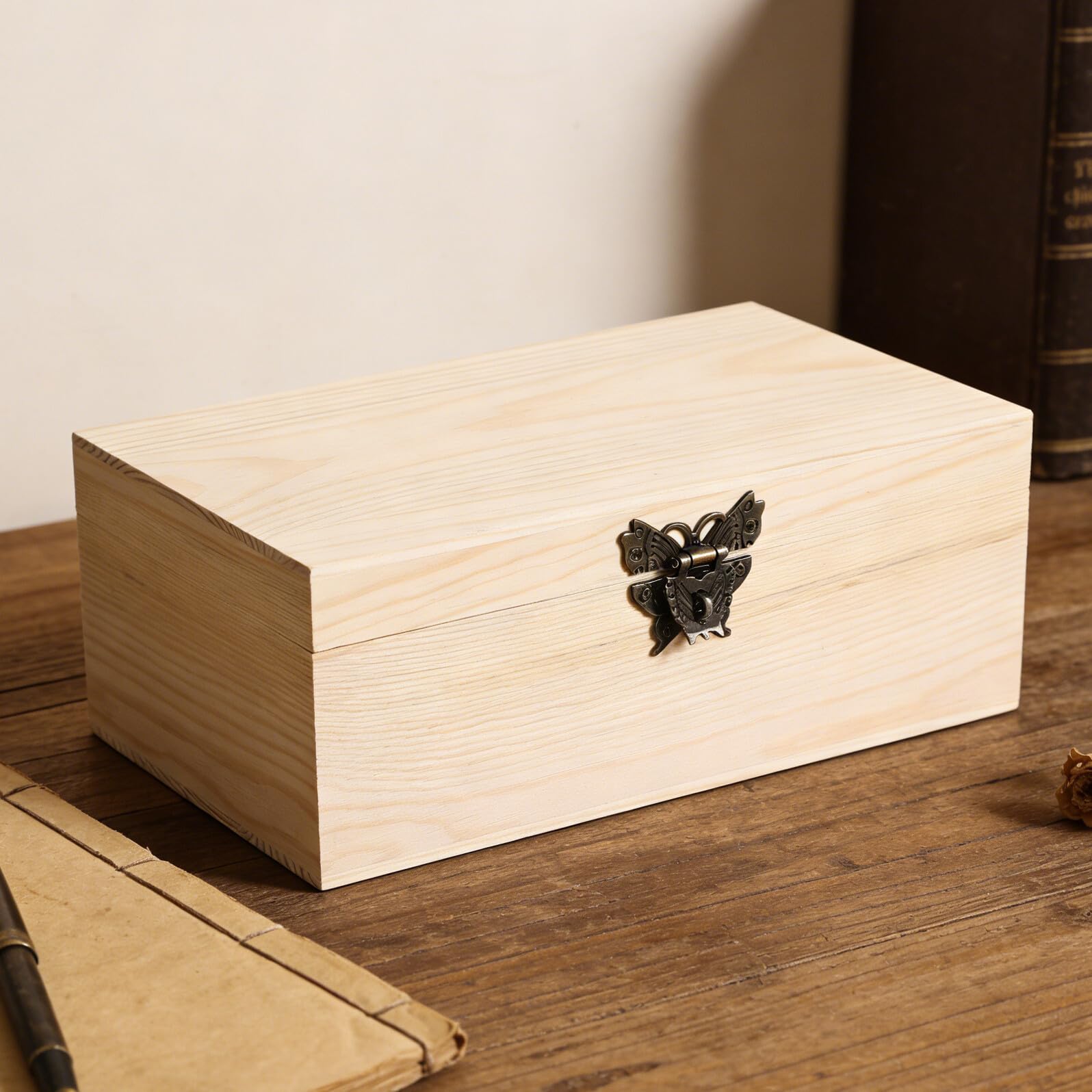 Scatola in Legno Rustica Cassettiera Multipurpose con Coperchio Incernierato e Chiusura per Soggiorni e Oggetti Decorativi