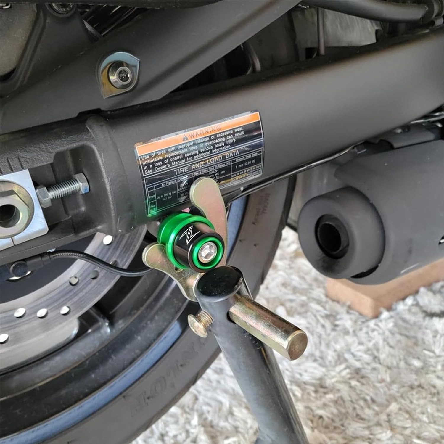 Motorcycle M8 Swing Arm Spools Sliders, CNC Swing Arm Stand Screw, Swingarm Stand Paddock Compatible for Kawasaki Z900 Z650 Z400 Z500 Z800 Z1000 Z1000SX Z1000R ZX-6R ZX-10R Z 500 900 (Black)