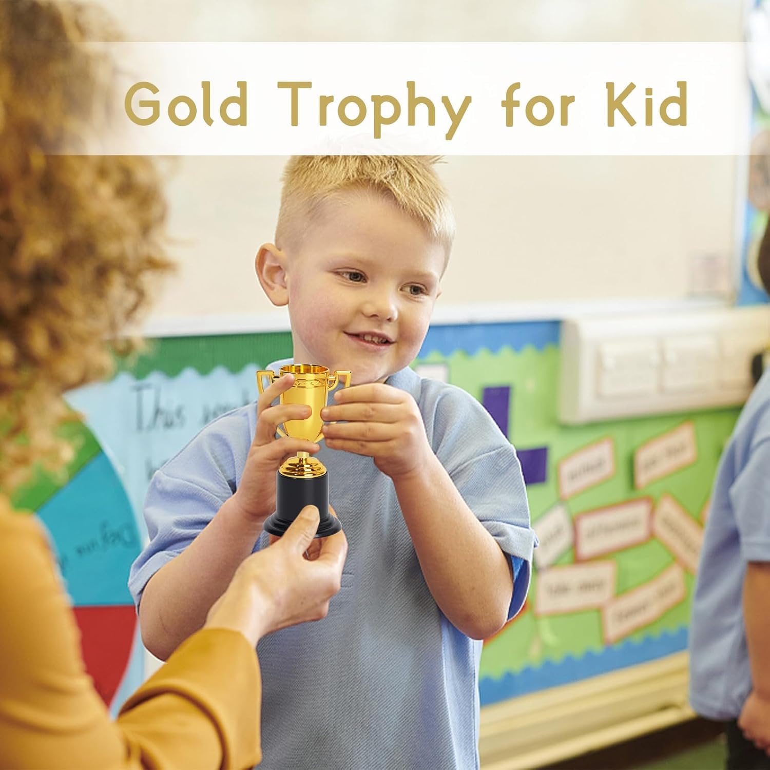 6 PCS Oro Premio Trofei, Mini Trofei d'oro in Plastica 4 Pollici per Bambini Trofeo d'oro per Feste di Laurea, Tornei Sportivi, Premi Scolastici per Bambini in Aula e Decorazioni per Premi Premio