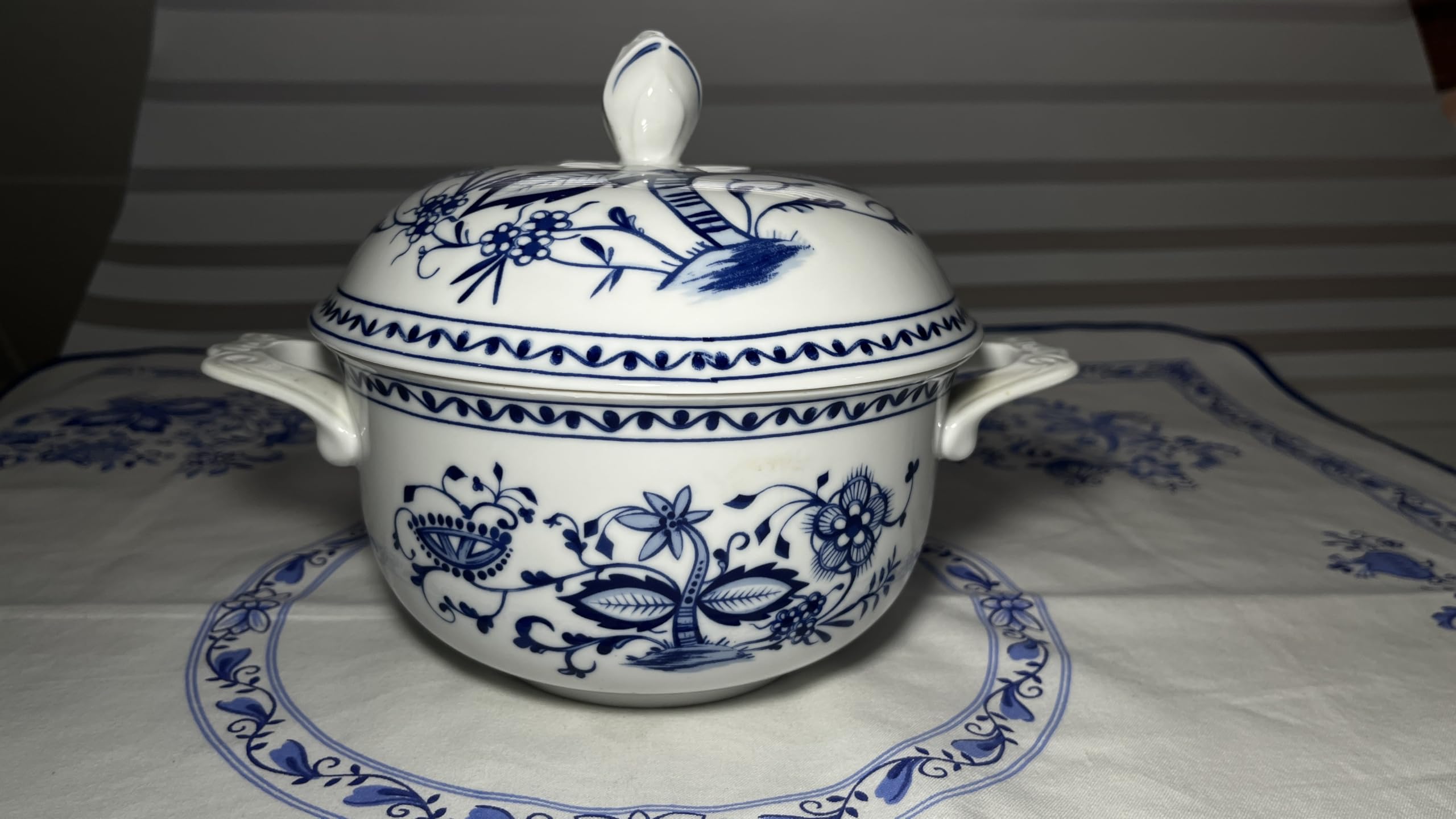 Kahla Terrine en porcelaine avec couvercle Motif oignon 18 cm x 9,5 cm Passe au lave-vaisselle