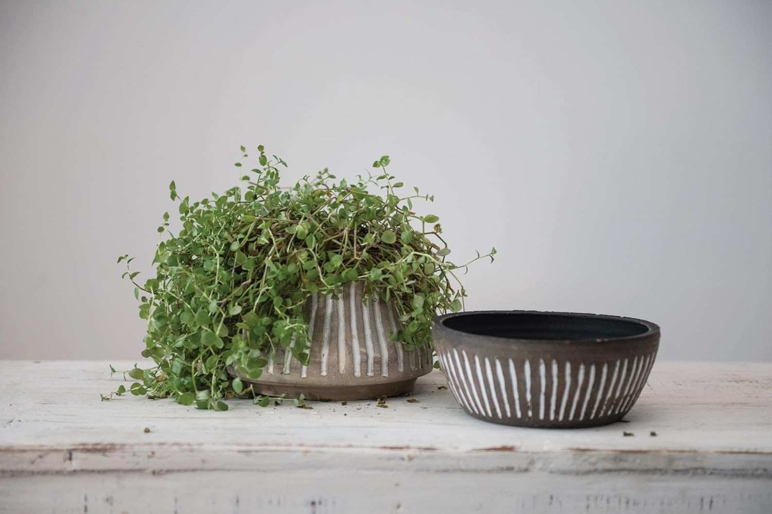 Creative Co-Op Round Hand-Painted Terra-Cotta Planter with Saucer and Debossed Lines, Grey and Beige, Planter with Saucer