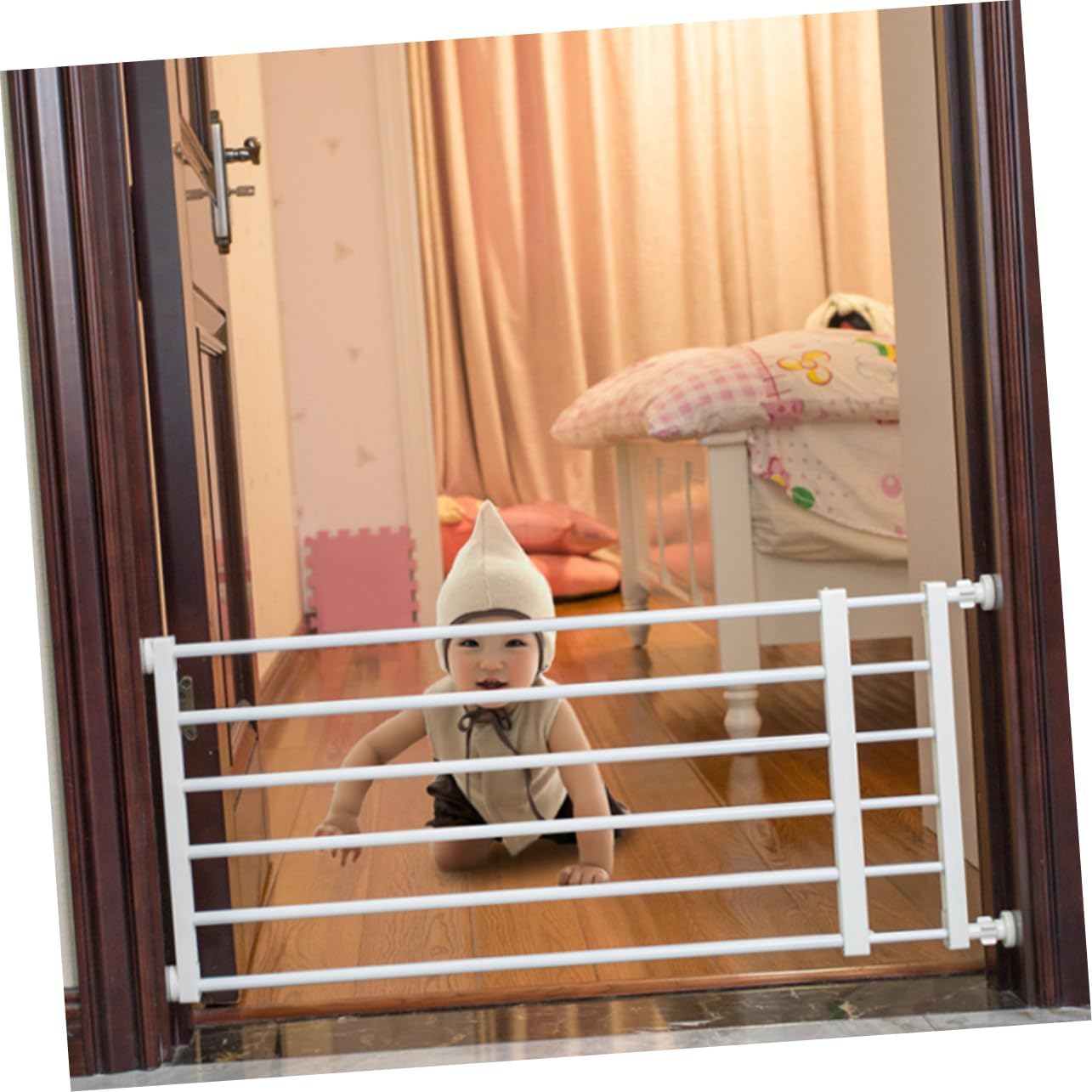 Ciieeo Indoor Retractable Dog Safety Gate Walk Through Gate for Stairs and Doorways Easy Install Pet Barrier for Home Height
