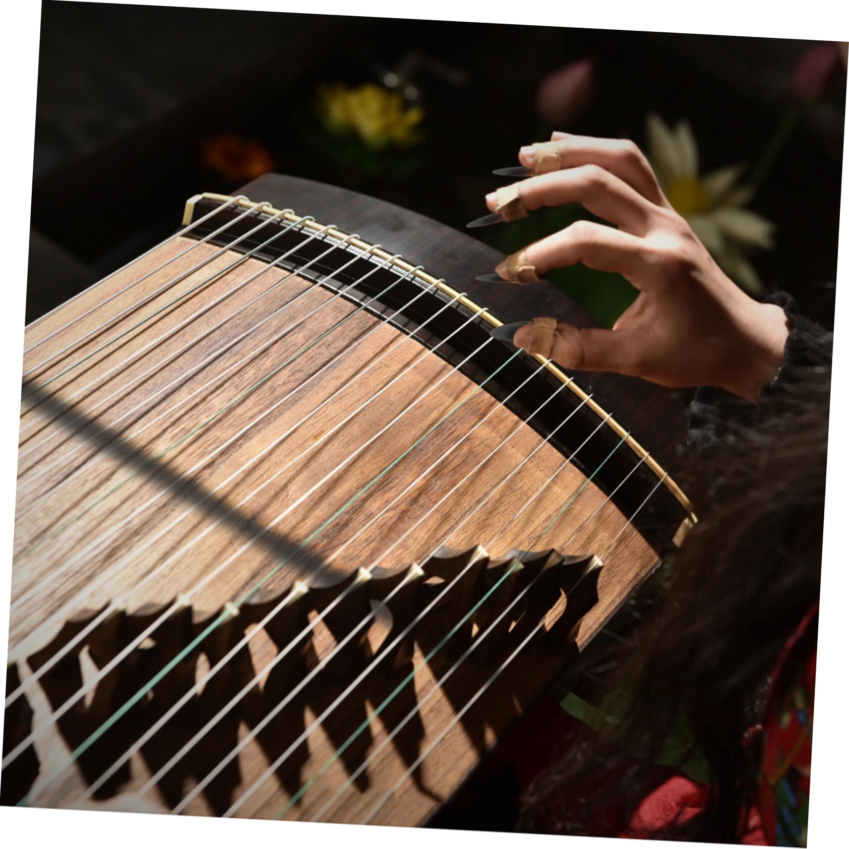 8 Stück Guzheng Finger Picks Aus Horn Für Erwachsene Übungsnägel Guzheng Plectrum Zubehör Leicht Tragbar Zum Schutz Der Finger Und Für Musikinstrumente