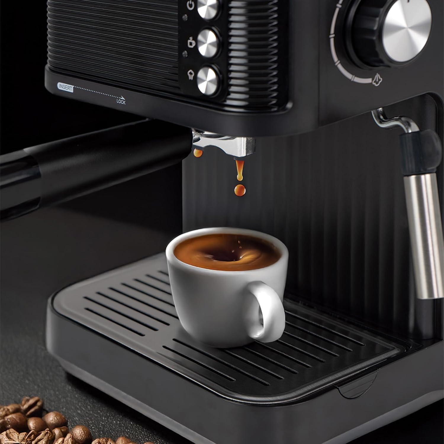 Wintem - Macchina Caffè 850W per Espresso Intenso con Filtro in Acciaio Inossidabile, Serbatoio da 2L e Compatibilità con Caffè Macinato e Cialde, Uso Facile e Design Compatto Nera