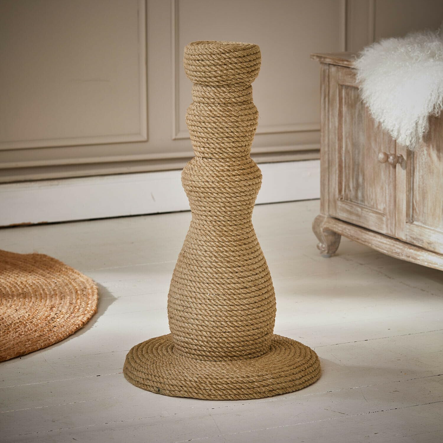 Loberon Kratzbaum Florévine - braun | Geschwungene Silhouette - mit Jute Umwickelt - mit Kleiner Sitzfläche - Katzenzubehör - Haustierkollektion