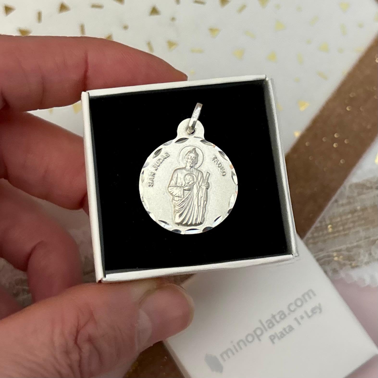 Medalla San Judas Tadeo, Plata de Ley 925, 21mm, Redonda con Borde Tallado, Diseño Religioso en Relieve, Estilo Clásico, Unisex