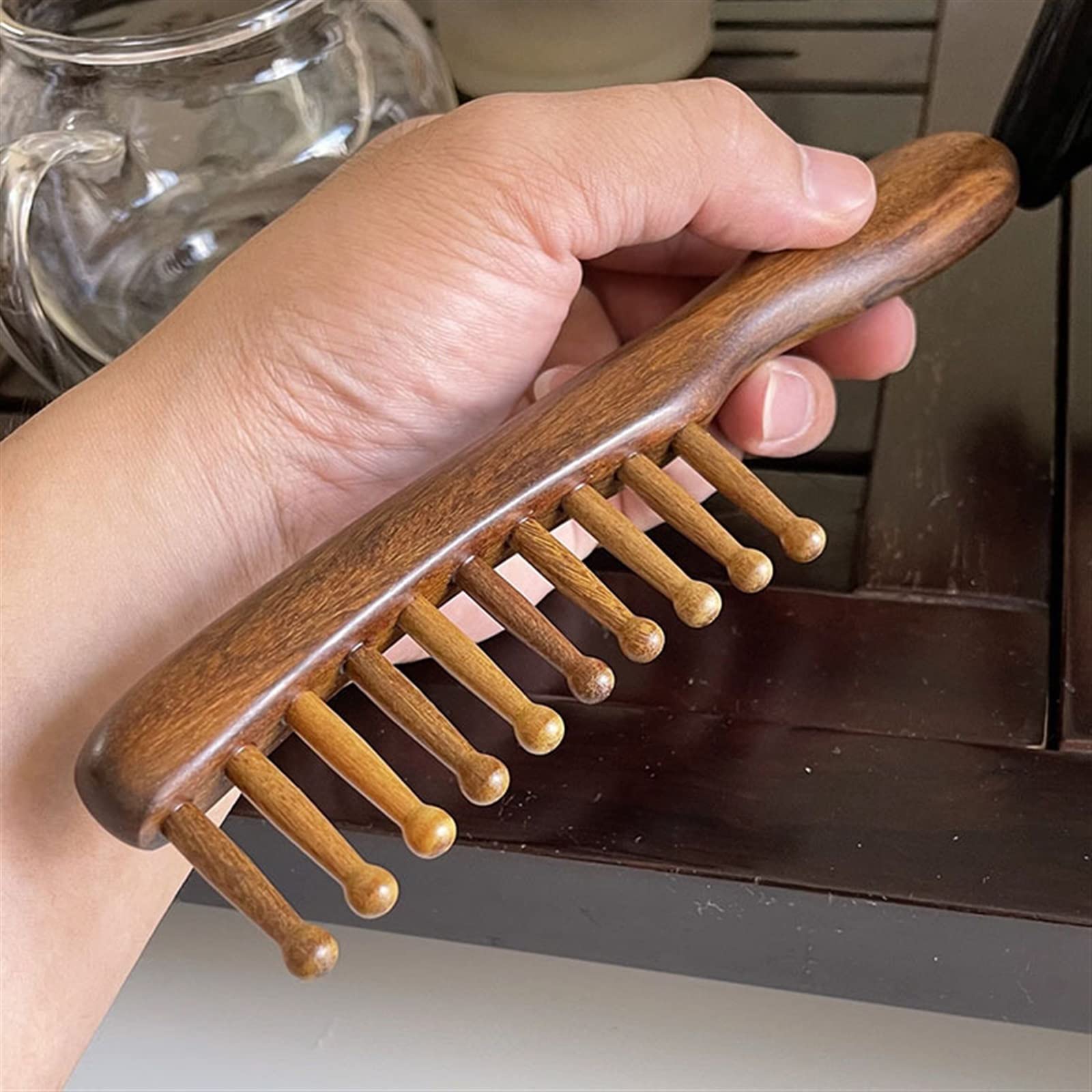 Manico lungo Pettine di legno di sandalo Dente largo Meridiano Raschiando Massaggio Pettine Gua Sha Terapia Cuoio capelluto Relax Circolazione sanguigna Assistenza sanitaria 1 Pz