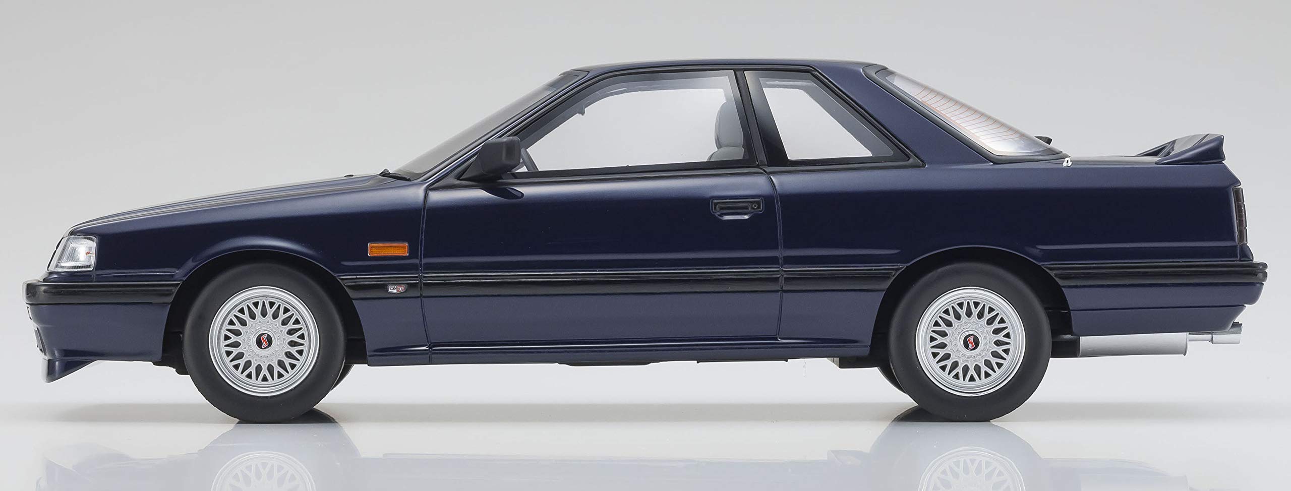 匂*宏様 京商 Samurai 1/18 Nissan Skyline GTS- Amazon | samurai 1/18 日産 スカイライン GTS-R ブルー 完成品