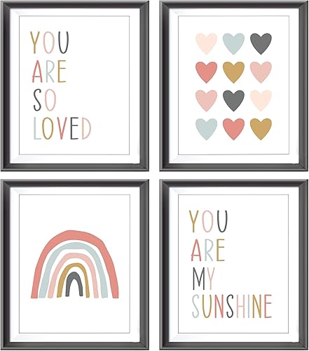 Póster de corazones de arcoíris neutros con texto en inglés You Are So Loved para habitación de niños, habitación de niñas, sala de juegos,