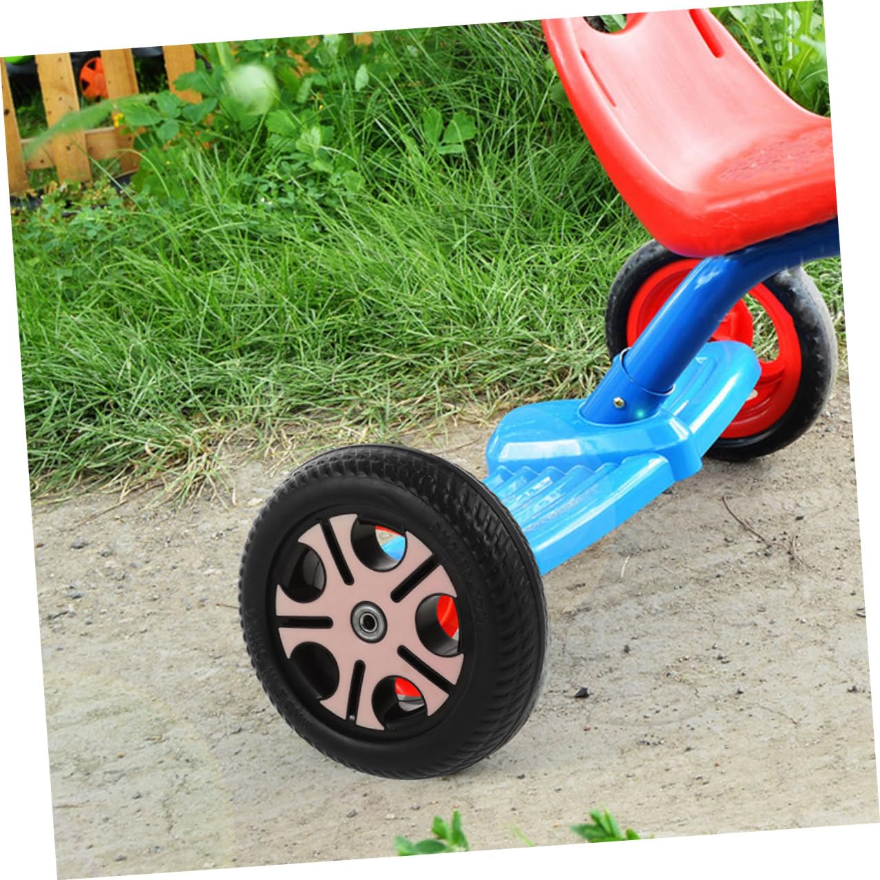 ifundom 2pcs Roues de Tricycle pour Garçon et Filles Compatible Scooter et Vélo Garçon et Filles Plastique Solide Installation Facile Diamètre Trou 0,8 Cm Accessoires