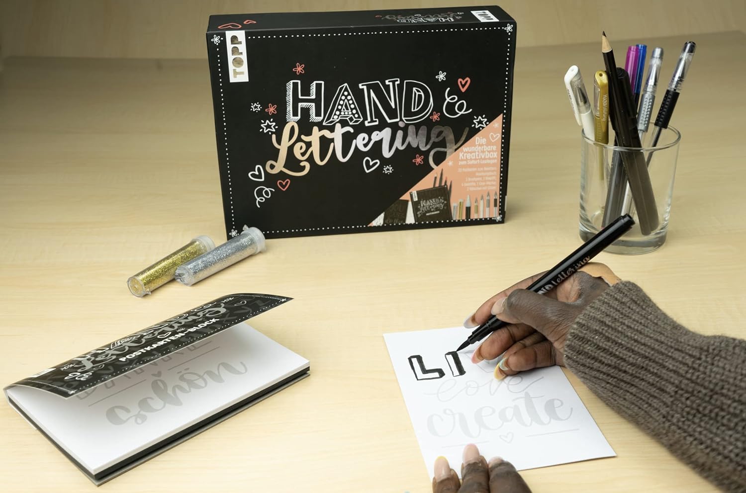 TOPP Handlettering - The Wonderful Creative Box: All-Round Set for Hand Lettering with Instructions Booklet, Postcard Pad, Brush Pens, Gel Pens, Lead Pen, Glue Marker and Glitter