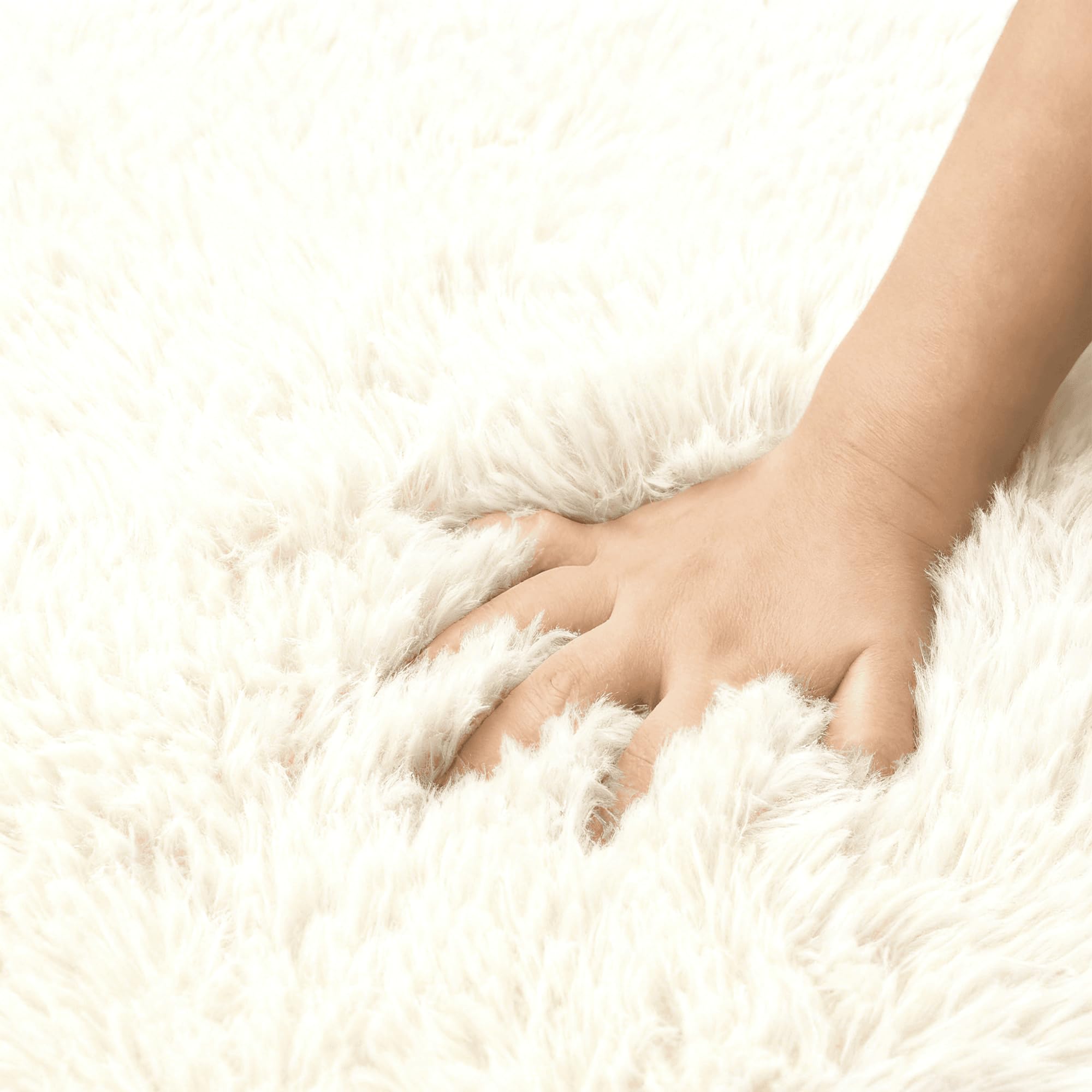 Tapis Moderne 200 x 240 cm Pelucheux Tapis Ultra Doux Extra Large, Moelleux et Moderne pour Chambre avec Dessous Antidérapant, Blanc