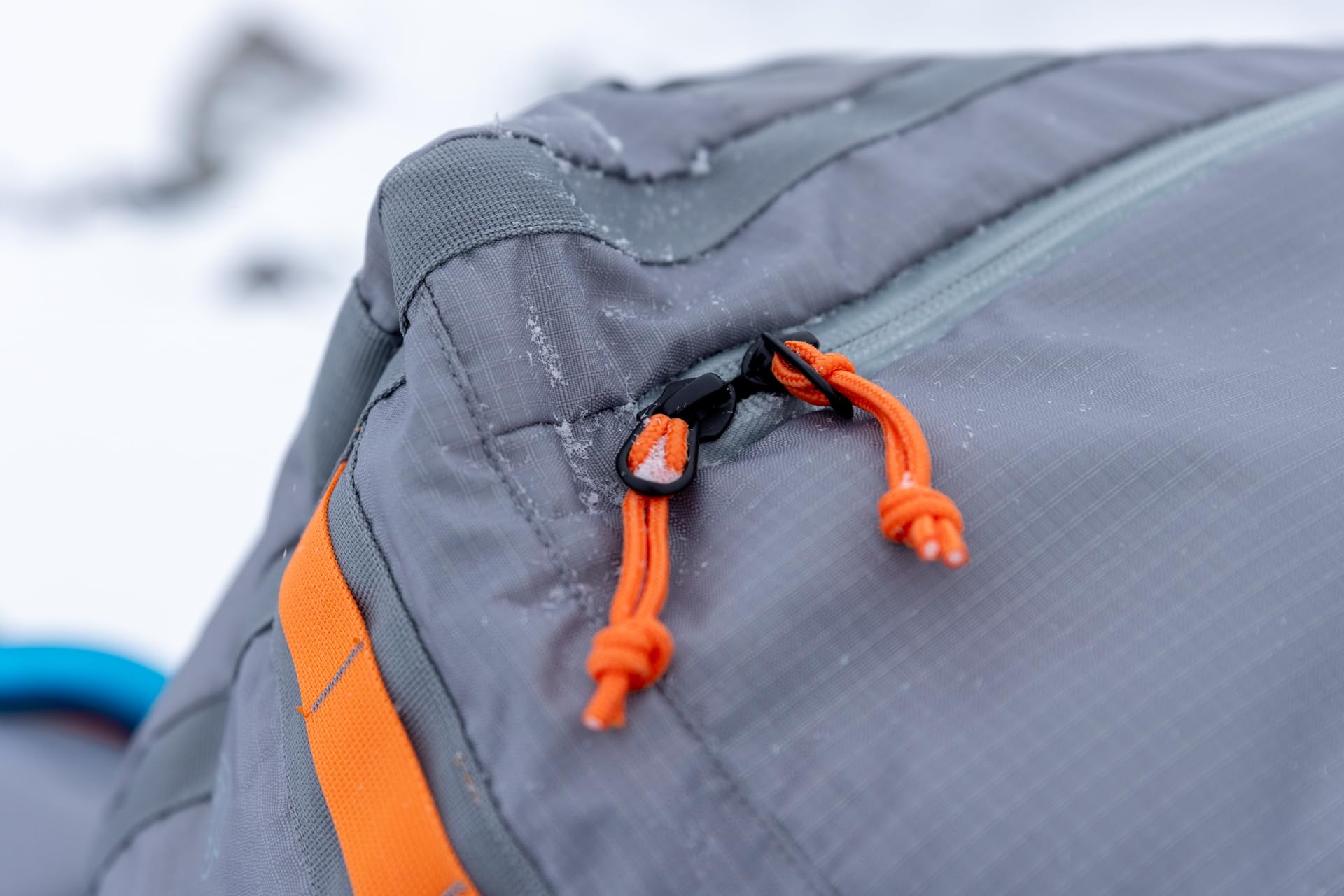 Packtasche für Sportausrüstung, robuste Seesäcke für Camping, Motorradfahren, Skifahren und Camping, Ausrüstung für Abenteuer, grau / orange, 80 Liter, Faltbare Multifunktionstasche