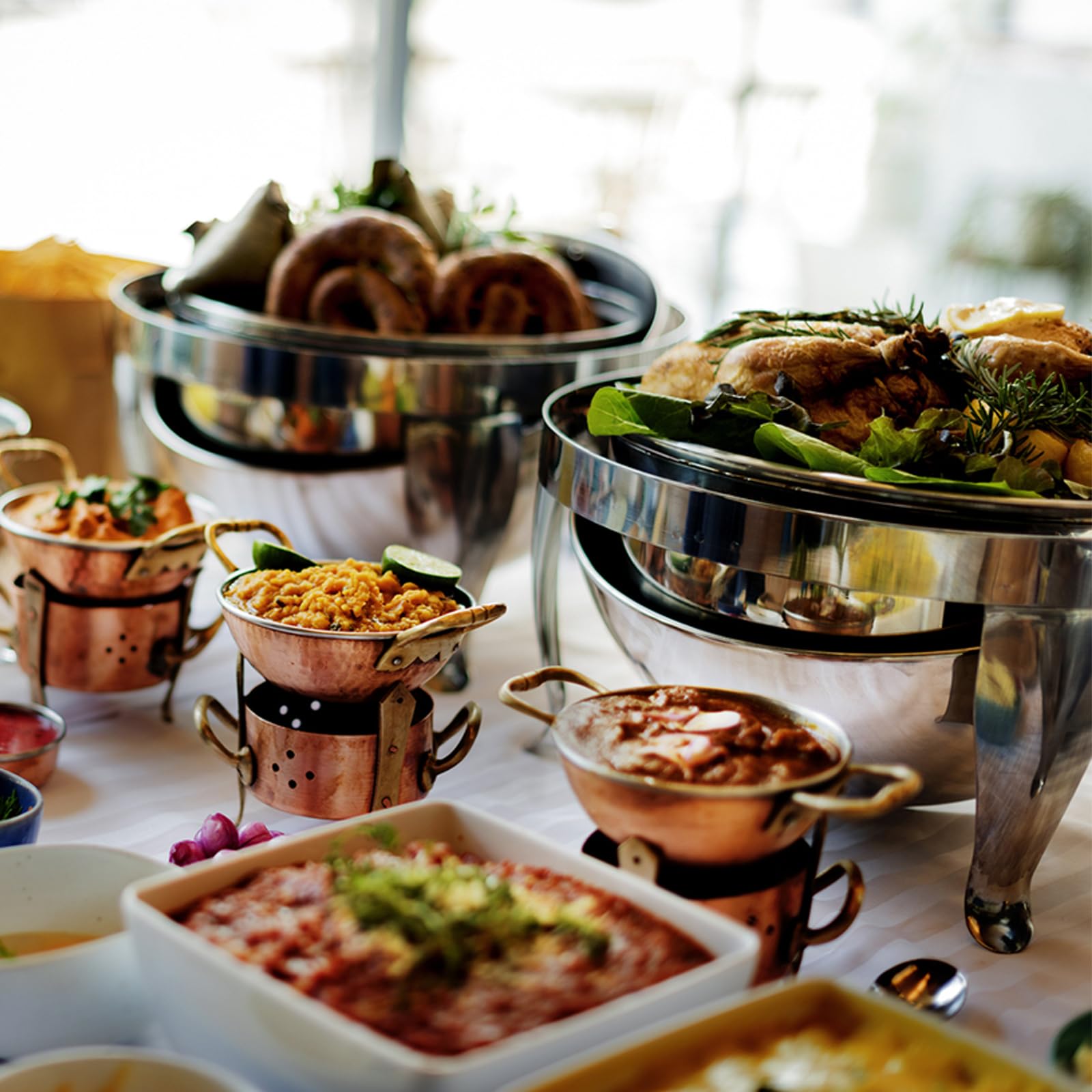 GarveeHome Juego de buffet de platos de frotamiento con tapa enrollable, 6 cuartos de galón de acero inoxidable con tapa de visualización, servidores y calentadores, bandeja de calentamiento para