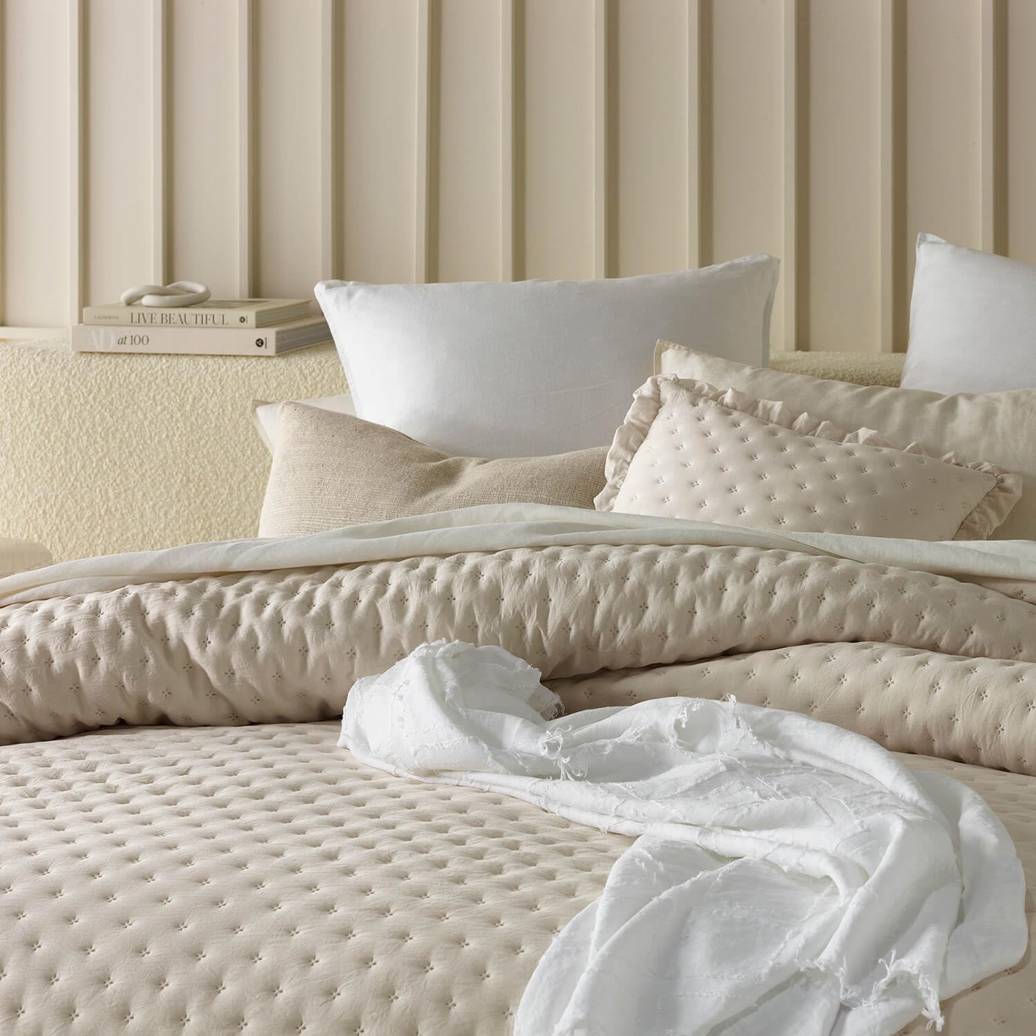 Molly Elegante Tagesdecke 200 x 220 cm Creme Bettüberwurf Sofaüberwurf Steppdecke