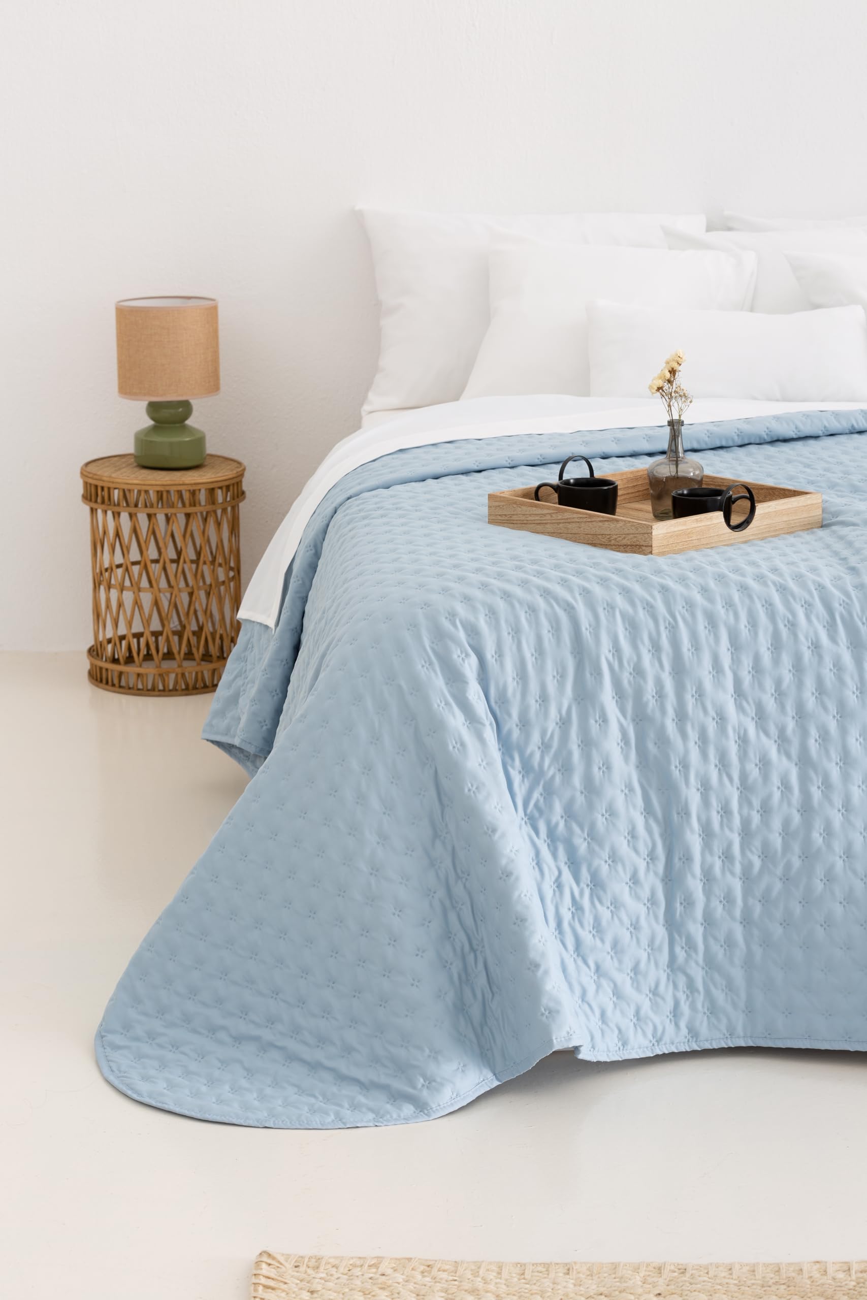 Todocama Etoile - Couvre-lit boutis Fin avec Motif étoiles, pour Printemps, été, Automne et Hiver. 100% Microfibre Extra Douce - Housse de lit Multifonction pour lit de 140/150/160-250 x 260 cm
