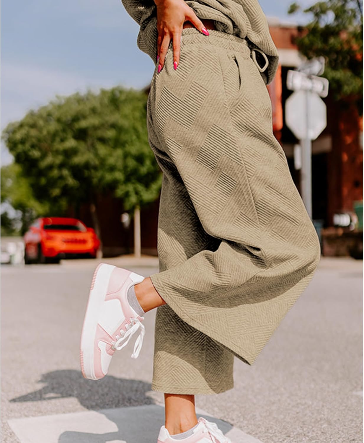 Women's 2 Piece Outfits Textured Sweatsuit 3/4 Batwing Sleeve Crew Neck Pullover Top Wide Leg Pant Tracksuit Set - Image 4