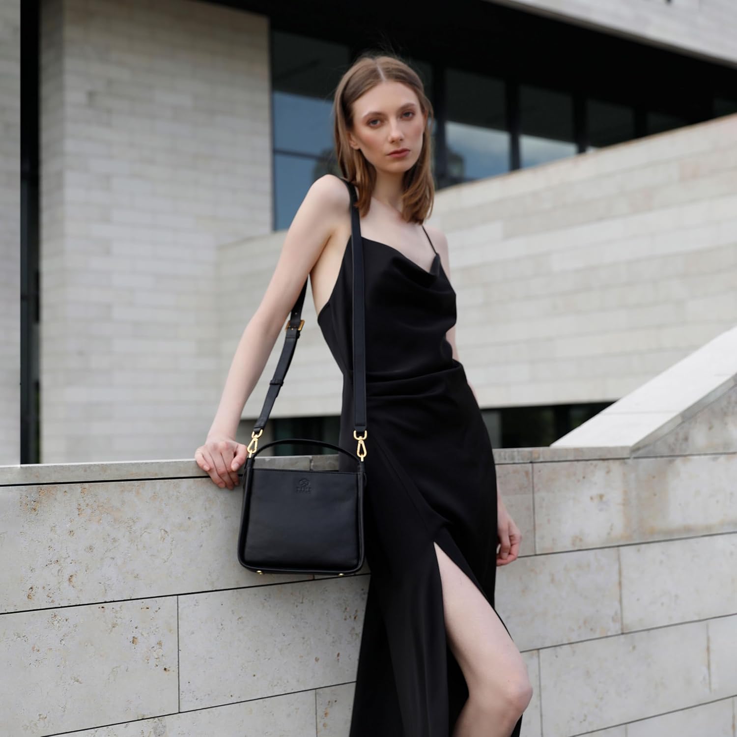 Time Resistance Leather Handbag - Full-Grain Leather Purse for Women - Tote Bag with Detachable Shoulder Strap - Image 3