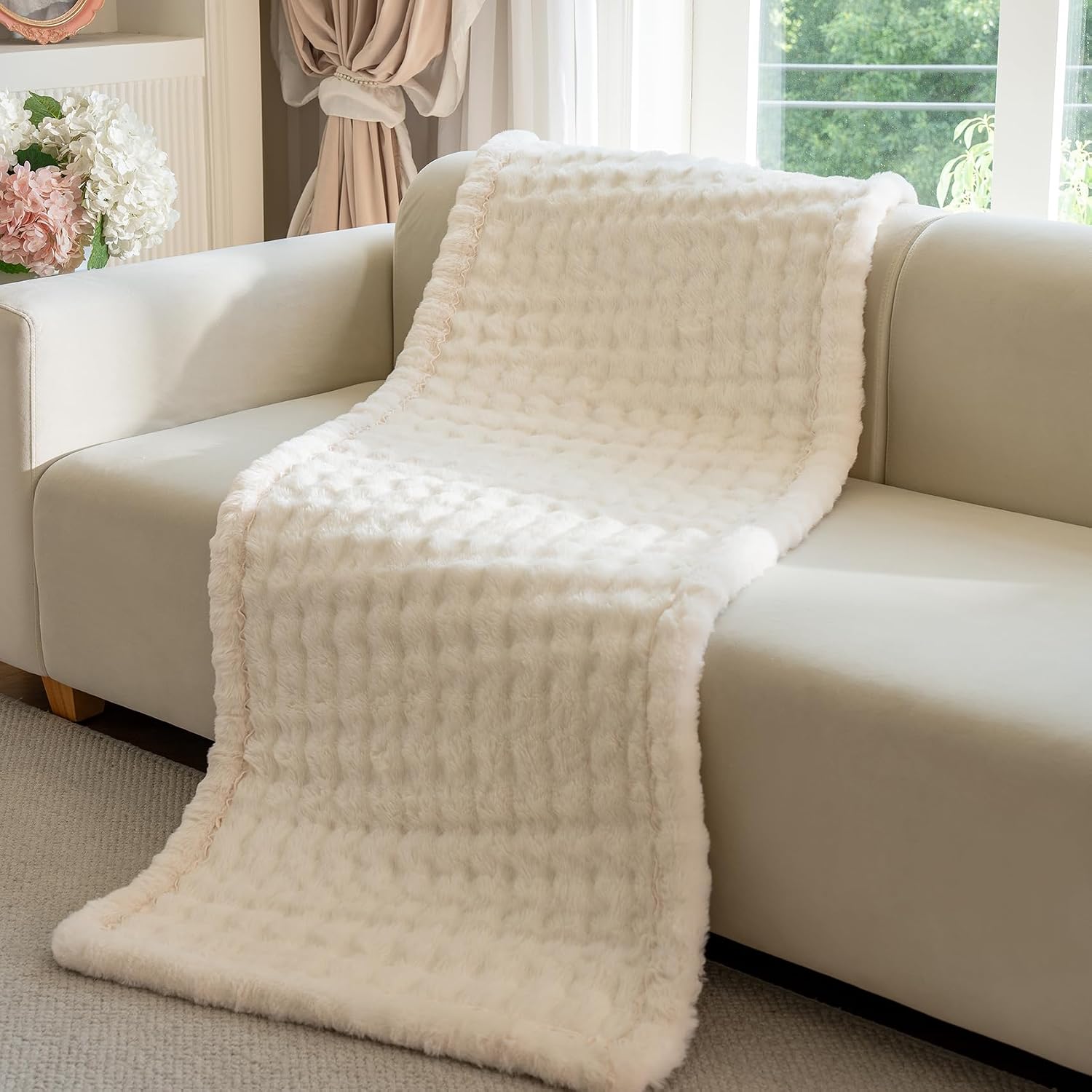 Fluffy Couch Cover for Dogs Washable, Fuzzy Thick Warm Sofa Covers, Dog Couch Cover Protector Pads Mat for Sofa Non-Slip(White, 27.6 x 82.7 Inch)