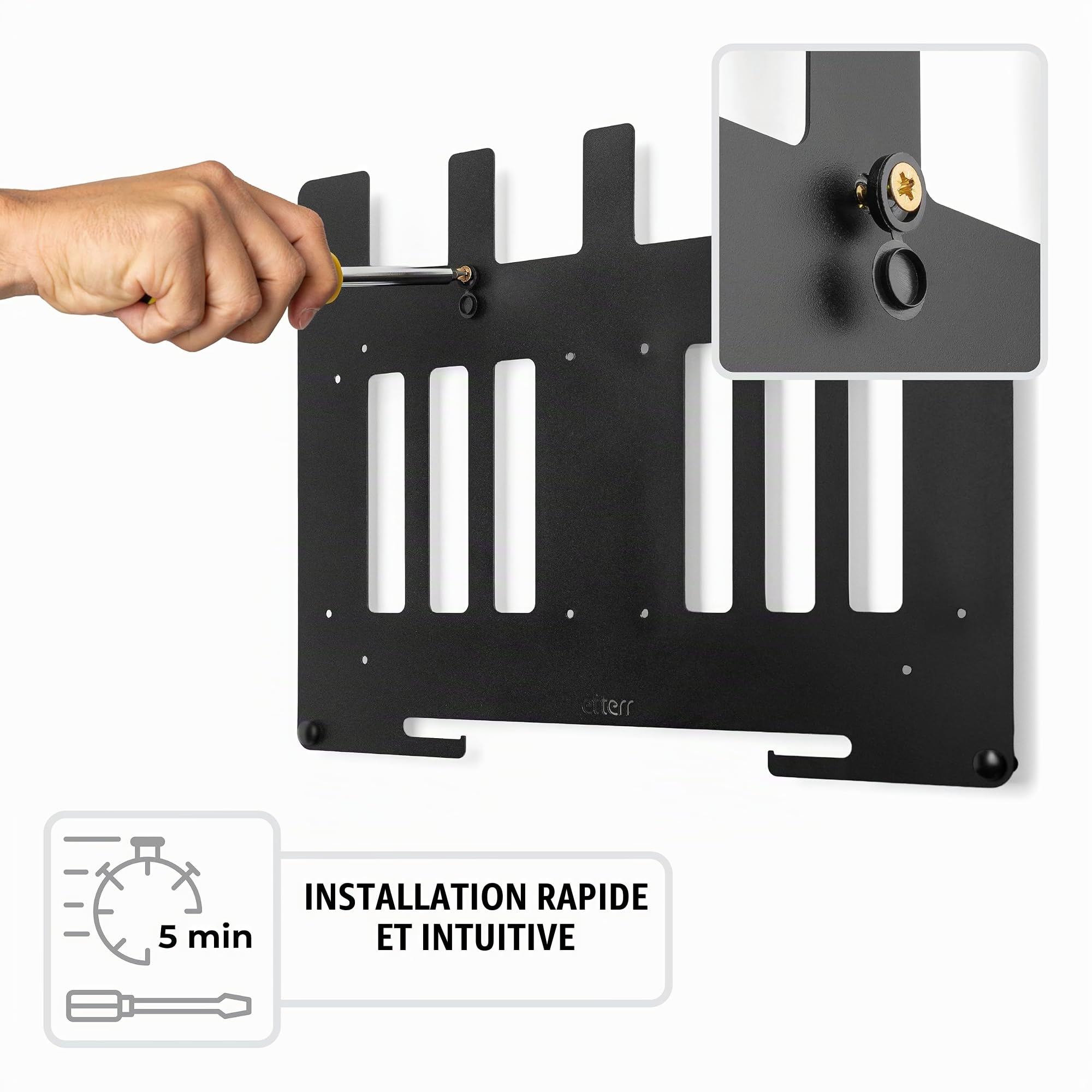 • Support métallique mural pour batteries et chargeurs Makita 18 V LXT • Compatible avec DC18RC et DC18RD • Station de charge • Panneau d'outils et crochet de perceuse
