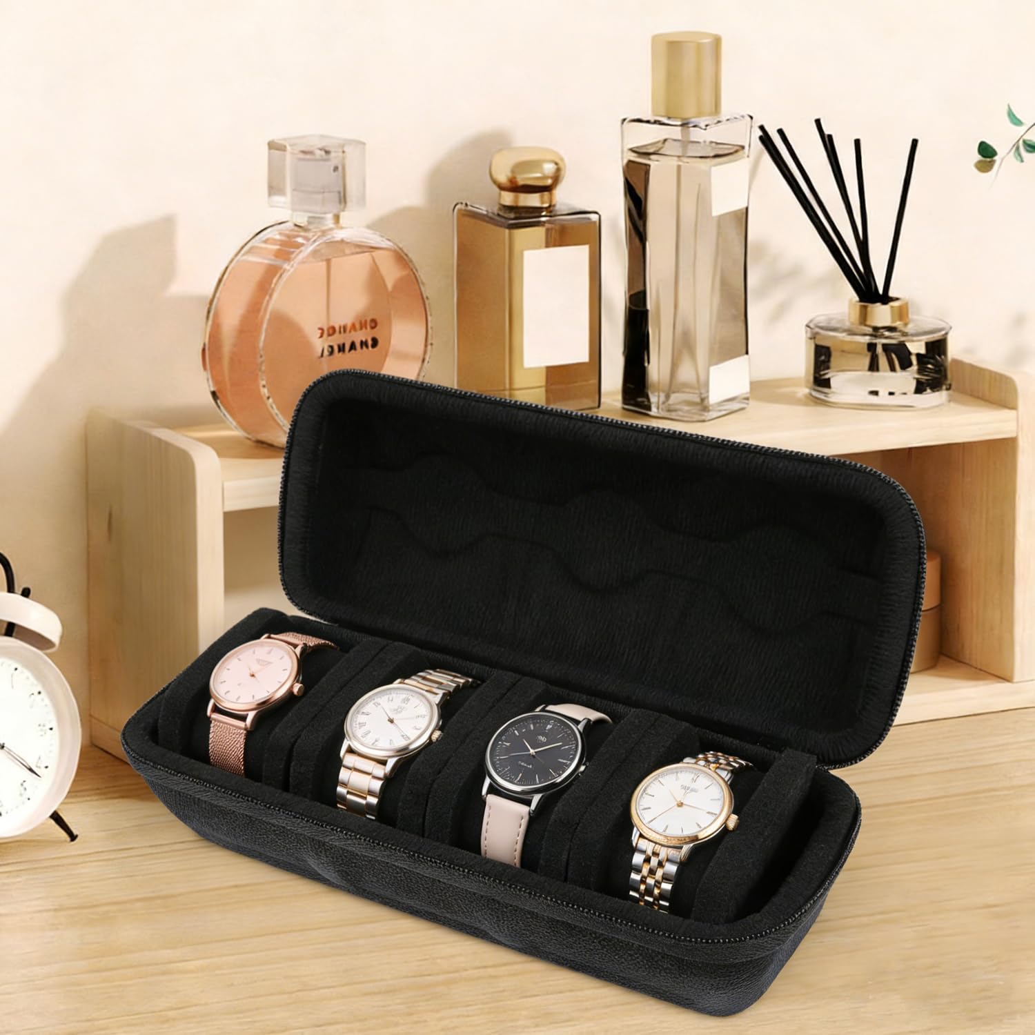 Étui De Voyage Rigide Pour Montres 4 Emplacements, Boîte De Rangement Eva Avec Coussin Anti-Mouvement, Organisateur Portable Pour Hommes Et Femmes, Compatible Avec Montres Intelligentes (Noir)