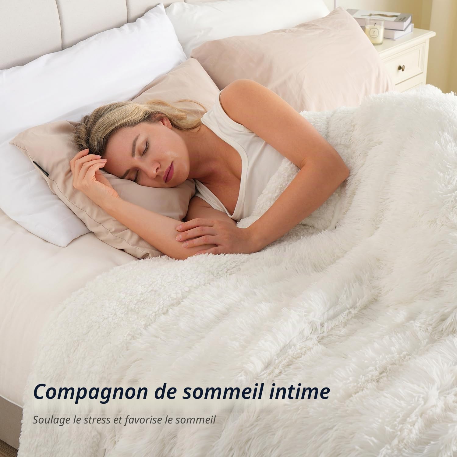 Wemore Couverture lestée à Poils Longs en Fausse Fourrure à Poils Longs, Confortable et Moelleuse pour Adulte, 6,8 kg, Couverture Lourde en Sherpa pour lit ou canapé, Blanc crème, 122 x 183 cm