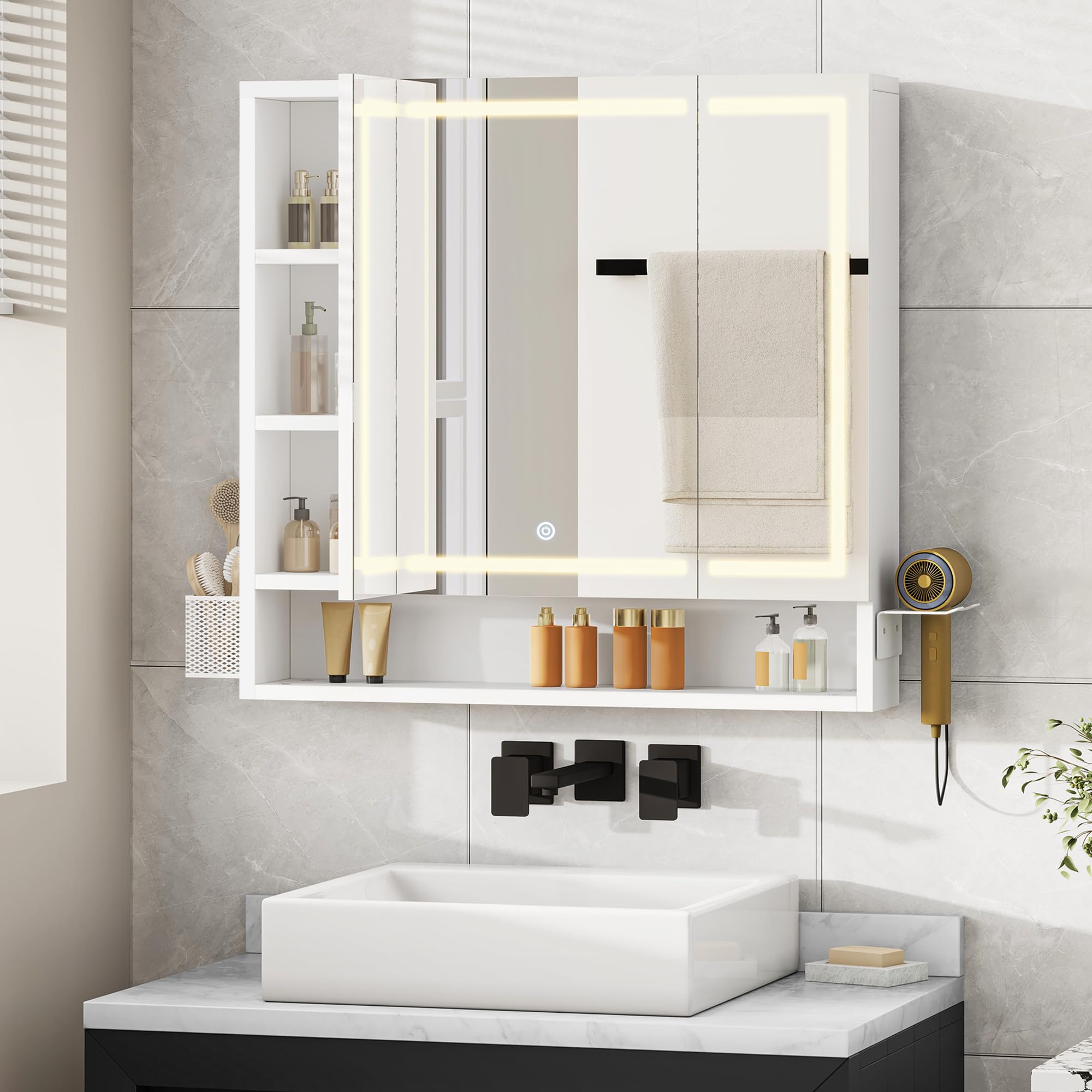 YITAHOME Spiegelschrank Bad LED 3 Türen Steckdose Wandschrank 80cm | LED-Licht für Make-up & Pflege, 2 Steckdosen + 2 USB für Föhn & Zahnbürste, 3 Spiegeltüren mit Stauraum, Beleuchtung
