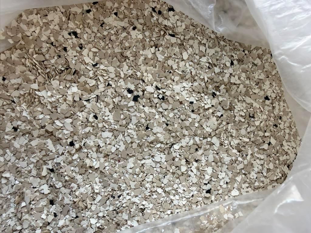 5 Lbs of Blended Light Tan, Beige, Tan & Black Chip Flakes in 1/4 Size. Epoxy Floor Coatings.